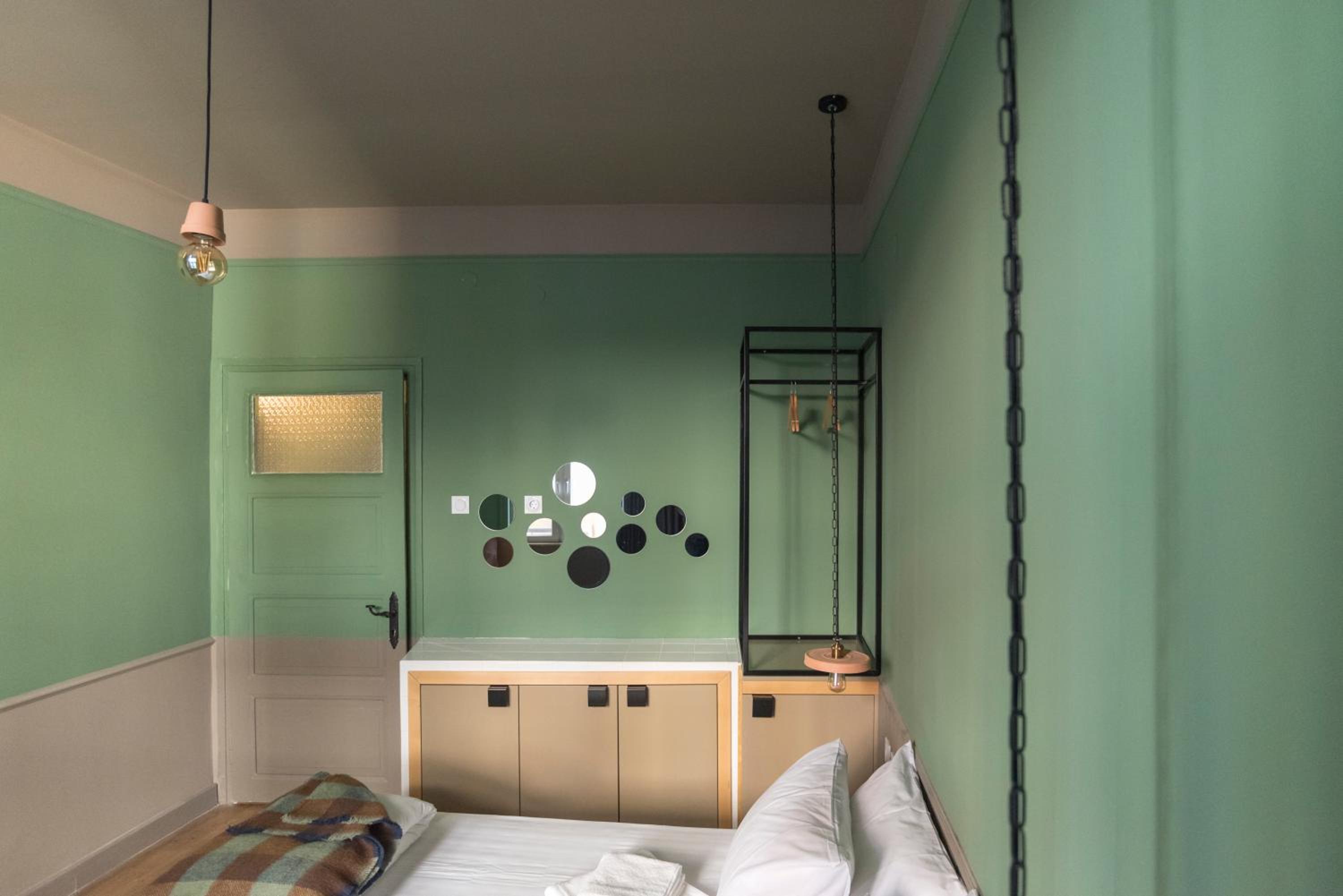 Two-Bedroom Apartment - Photo 2