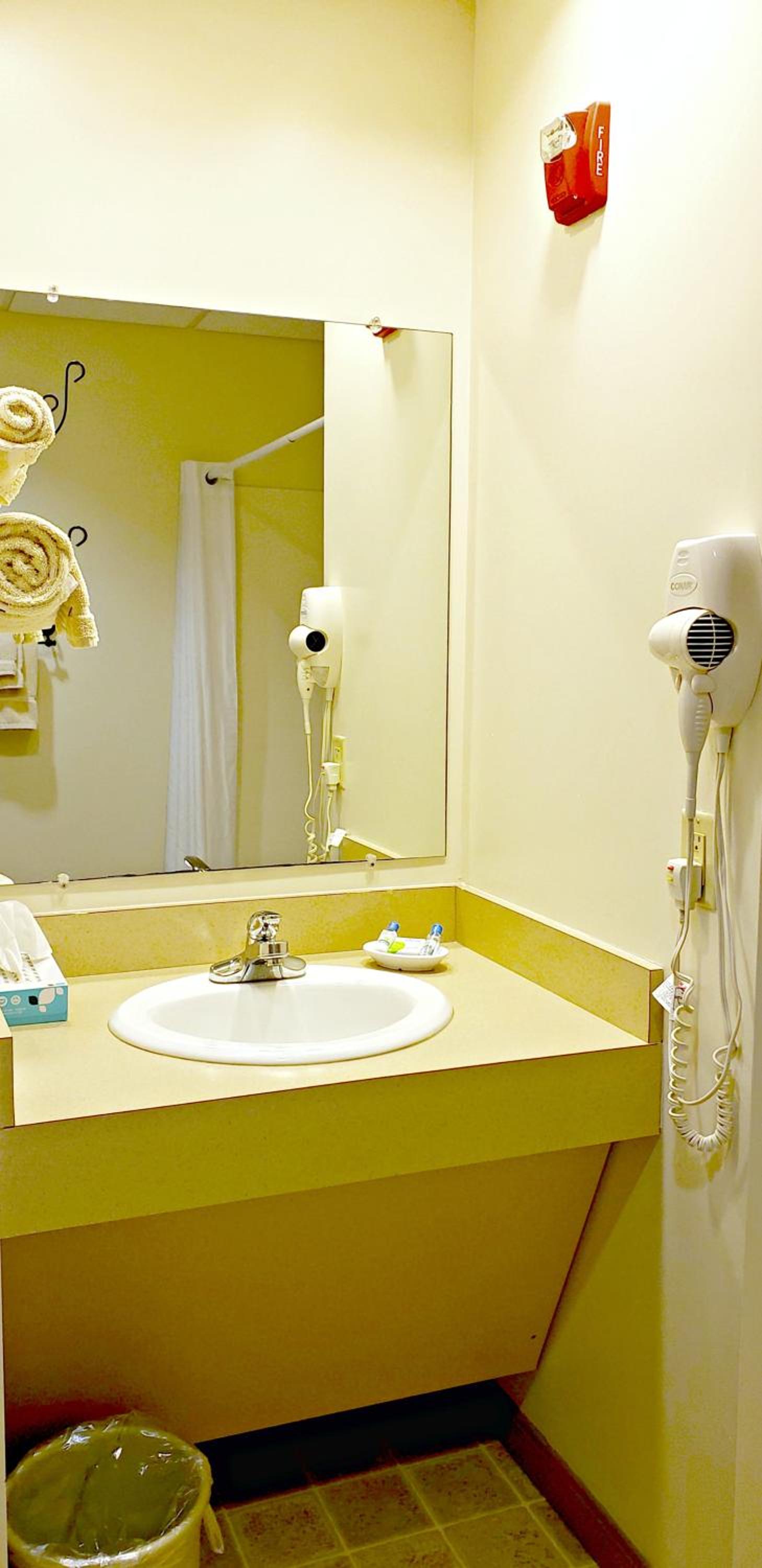 King Room - Disability Access photo 2