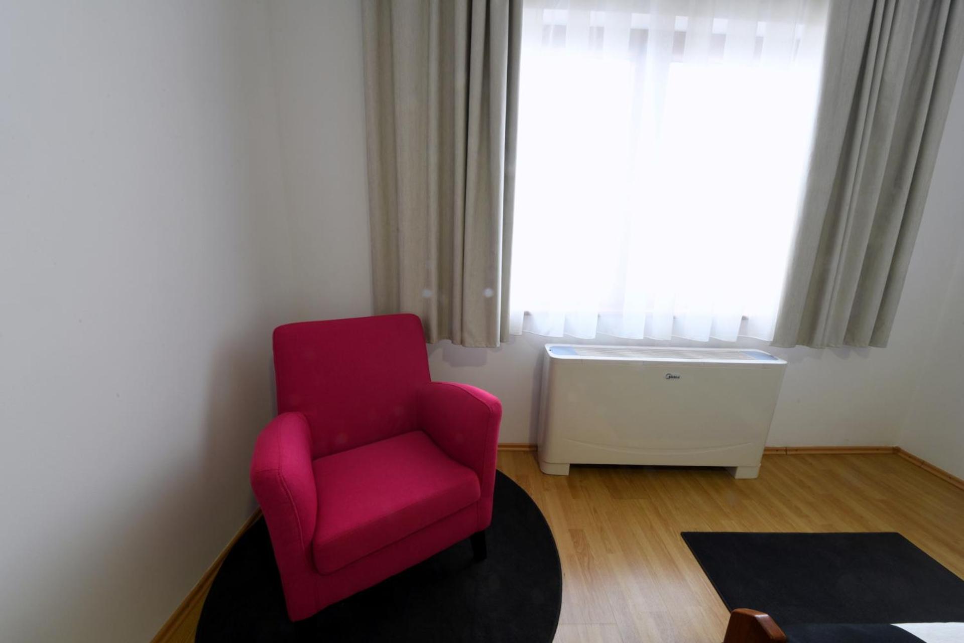 Twin Room - Photo 3