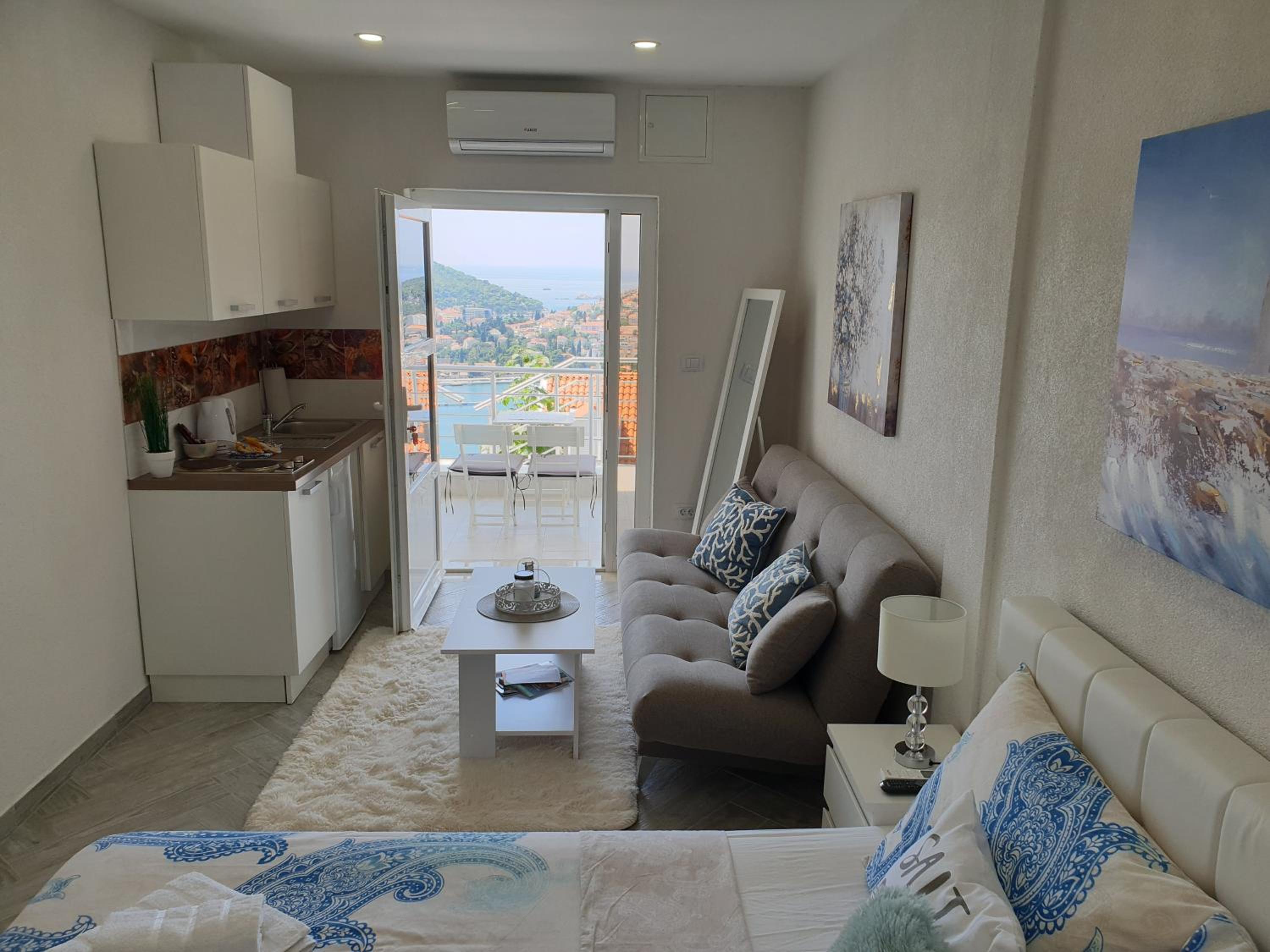 Apartamento Estúdio com Terraço e Vista para o Mar