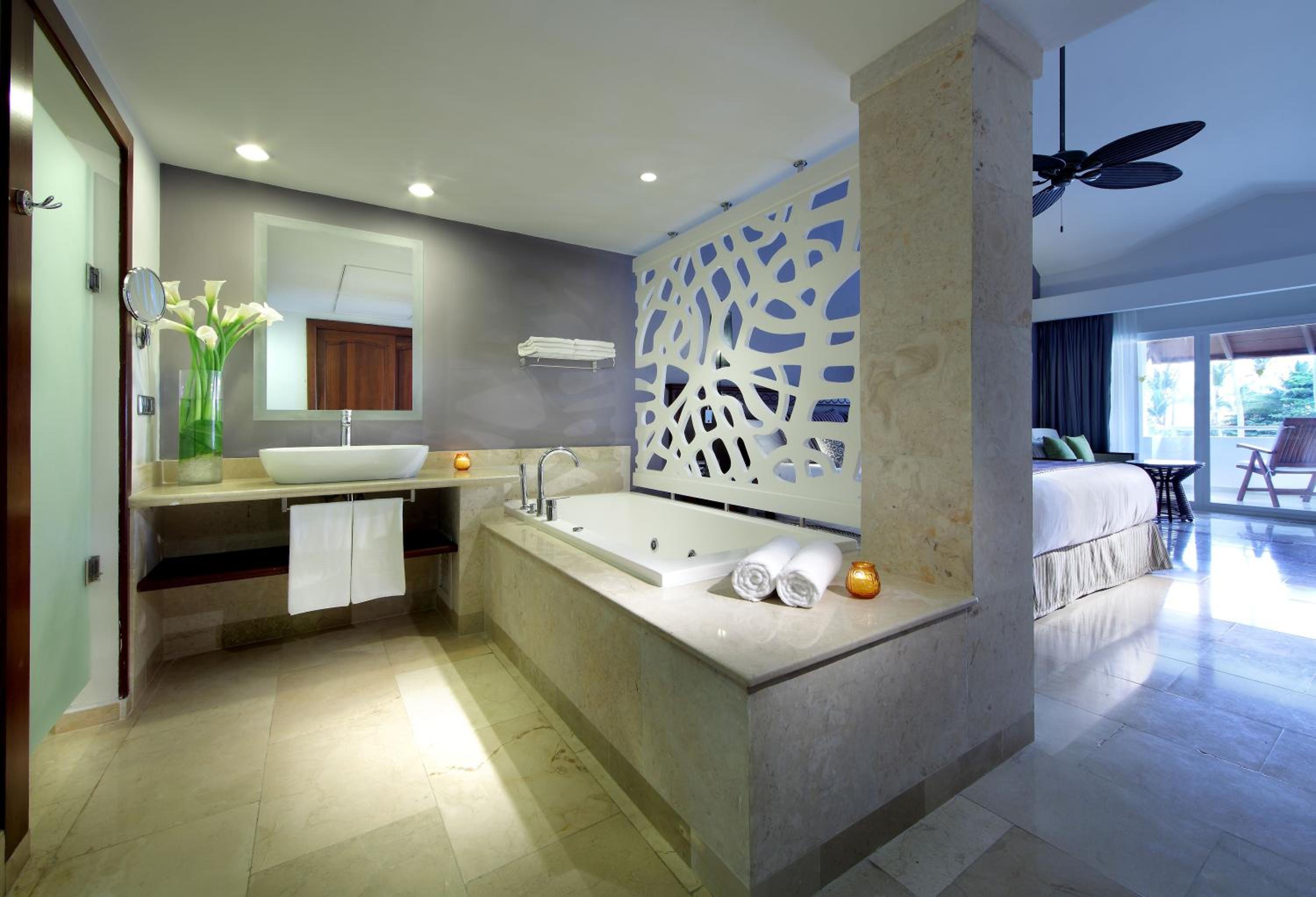 Junior Suite Poolside - Photo 4