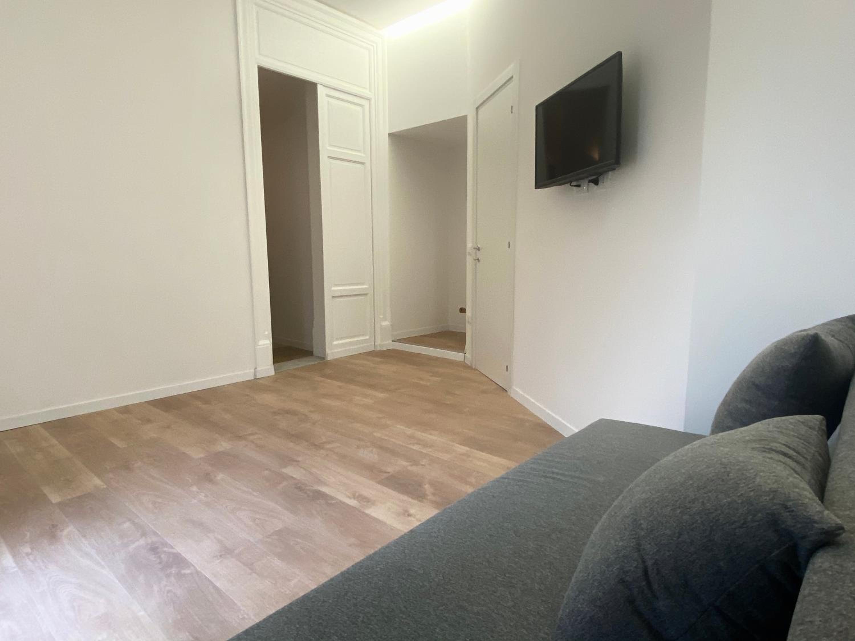 Studio with Sofa Bed - Photo 2