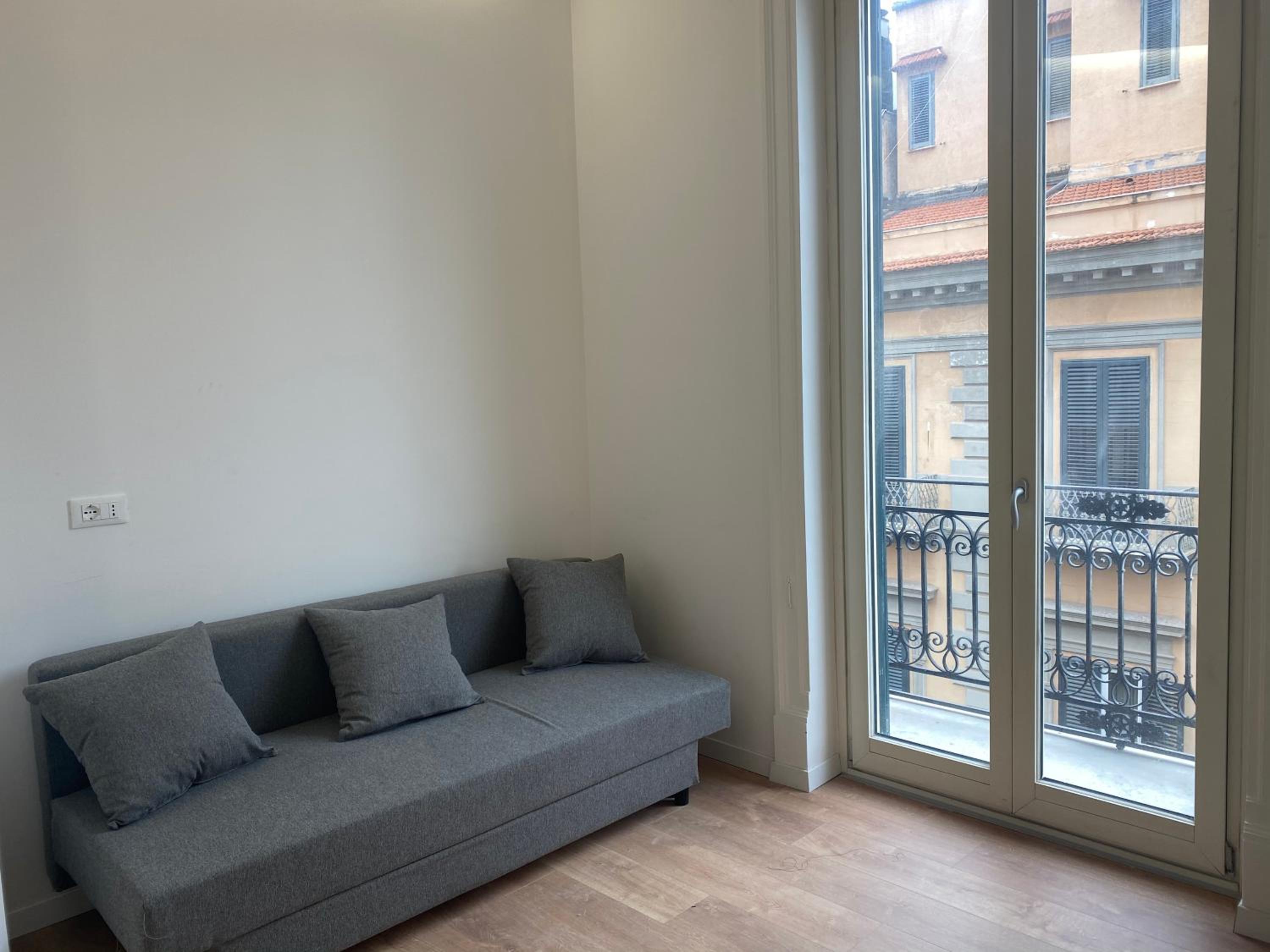 Studio with Sofa Bed - Photo 3