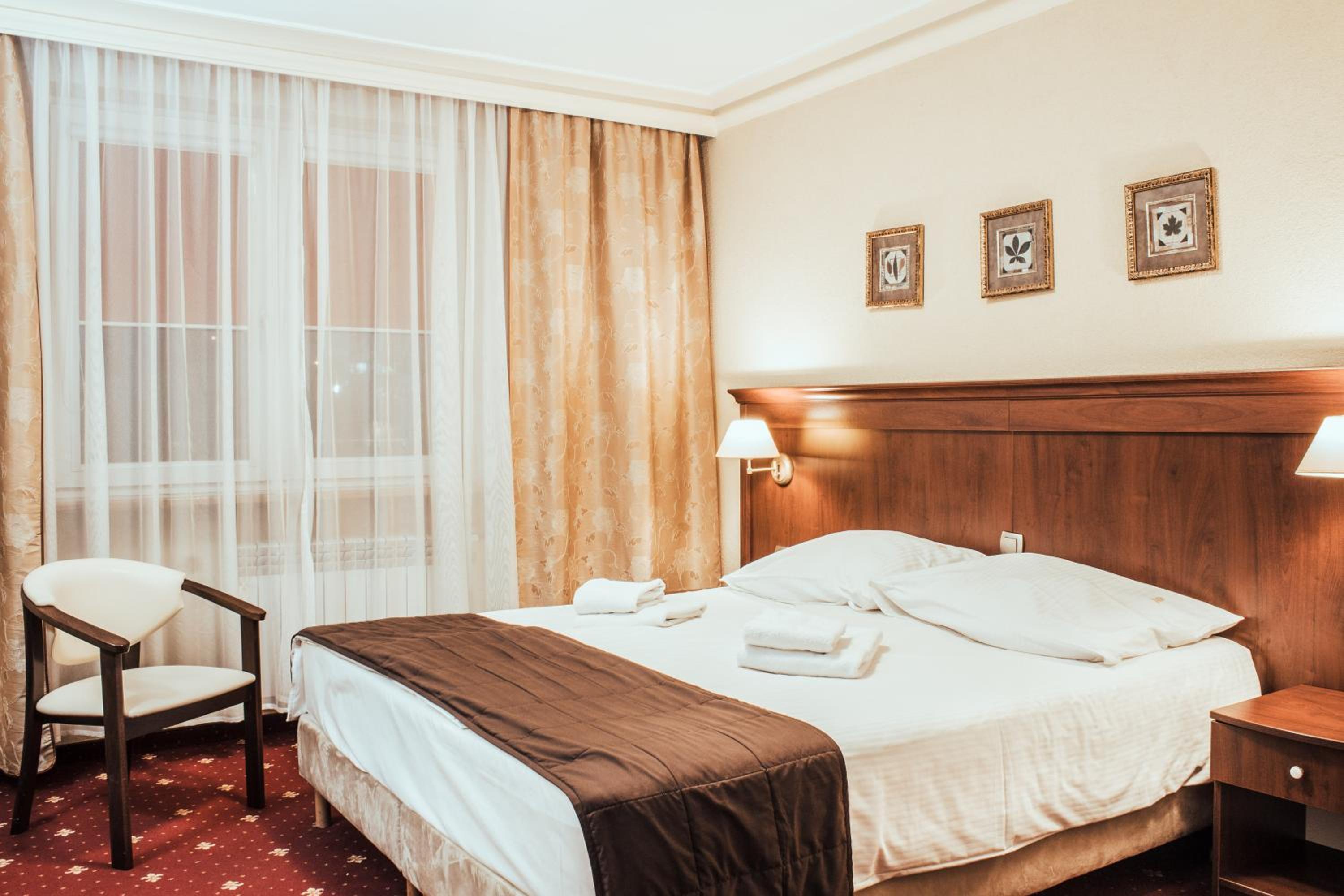 Double or Twin Room - Photo 3