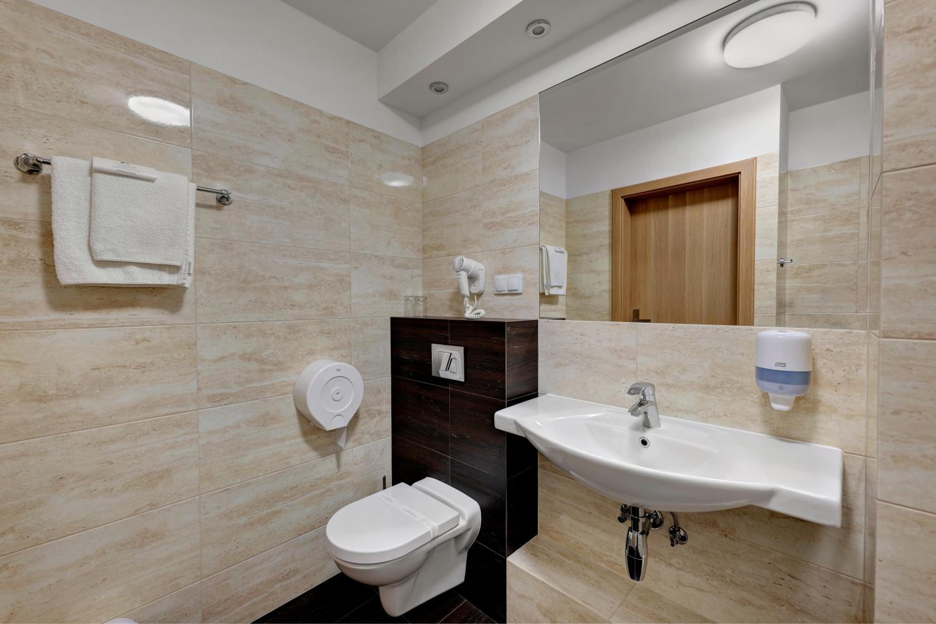 Deluxe Double Room - Photo 3