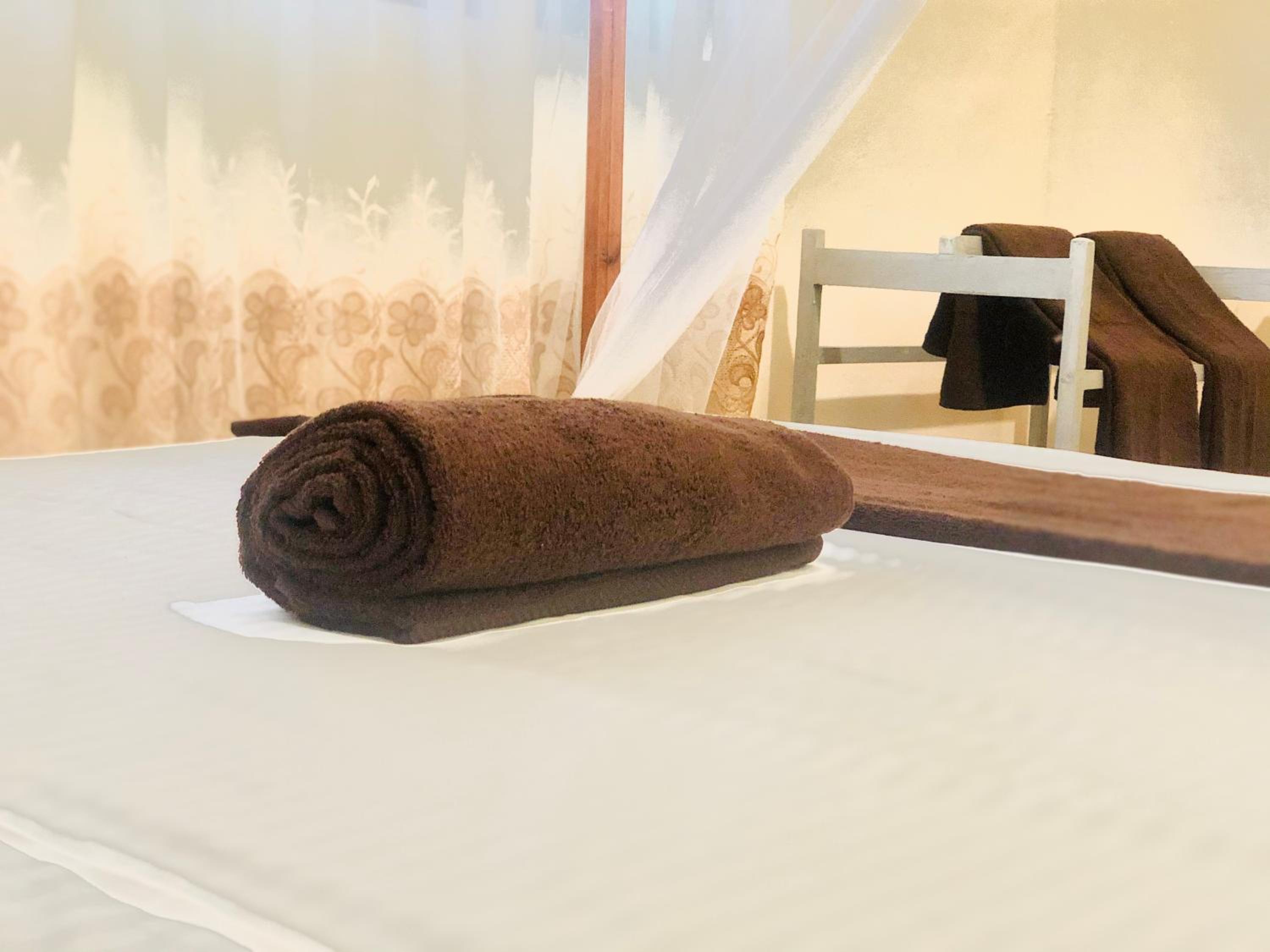 Single Room with Private Bathroom photo 2