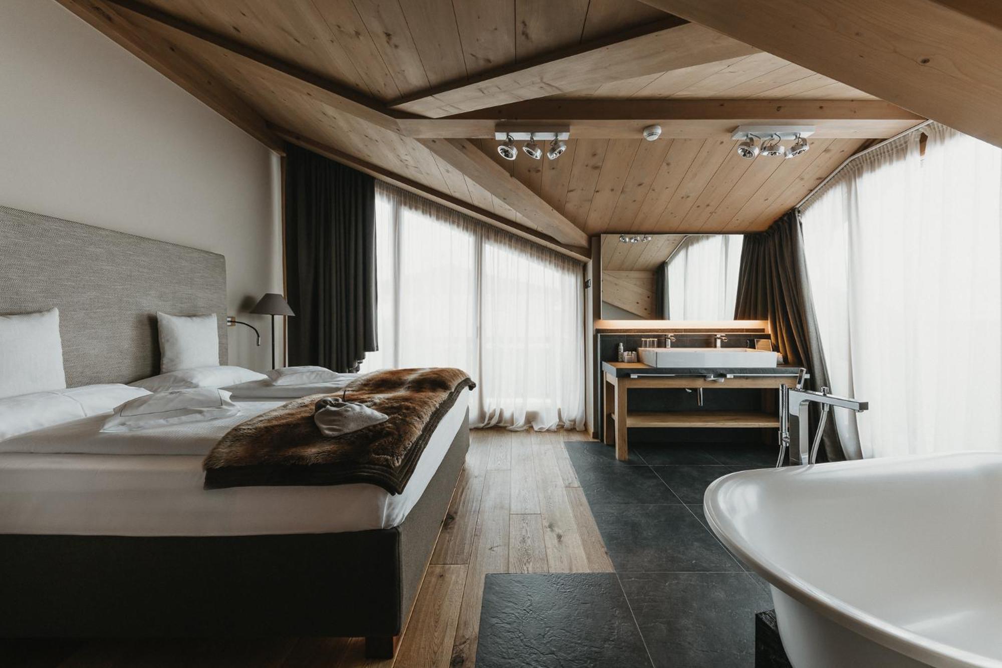 Suite with Mountain View photo 1
