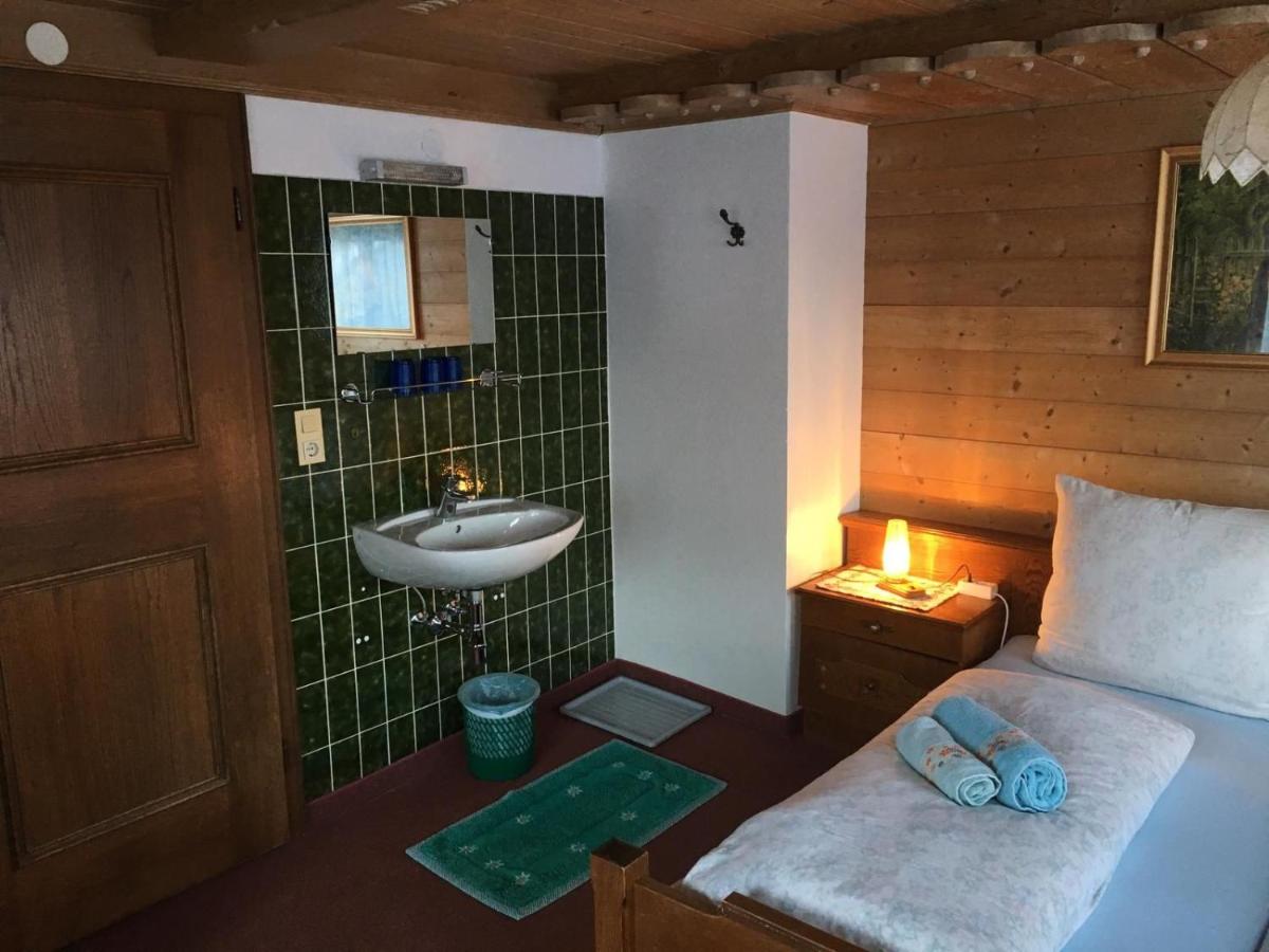Double Room with Shared Bathroom photo 1
