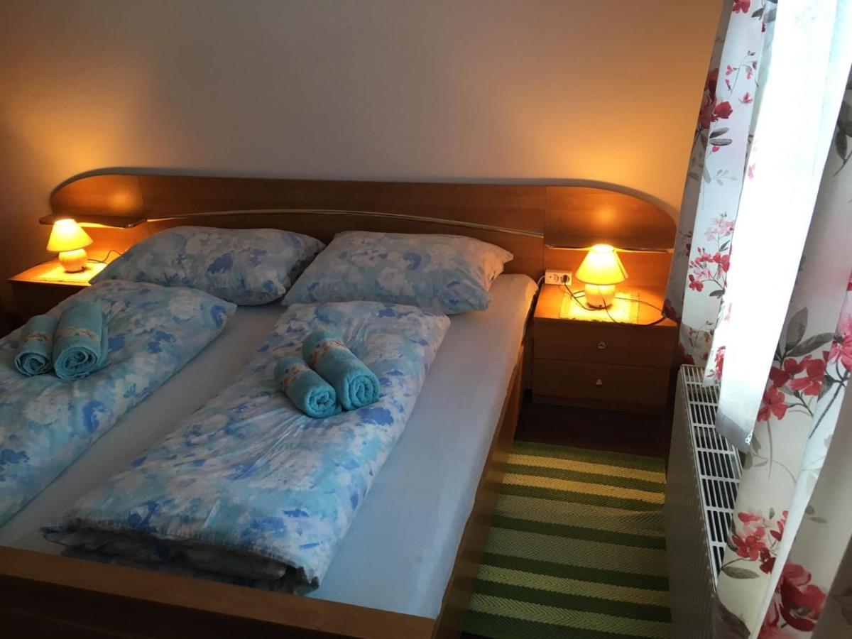 Double Room with Shared Bathroom photo 3