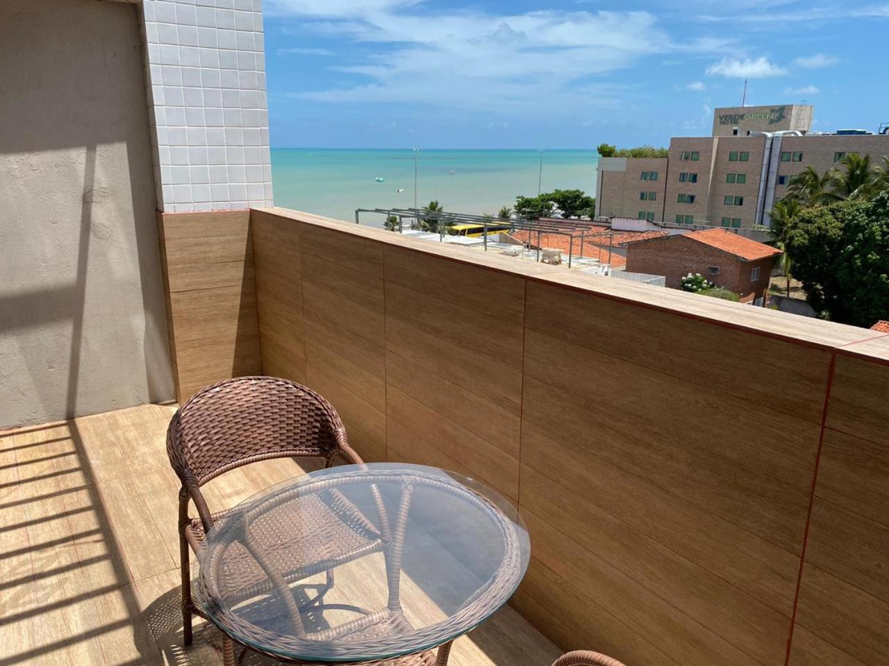 Deluxe Double Room with Balcony photo 2