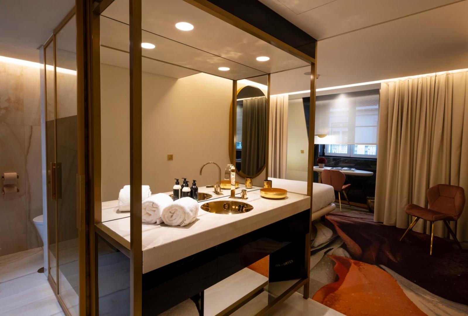 Deluxe Twin Room photo 2