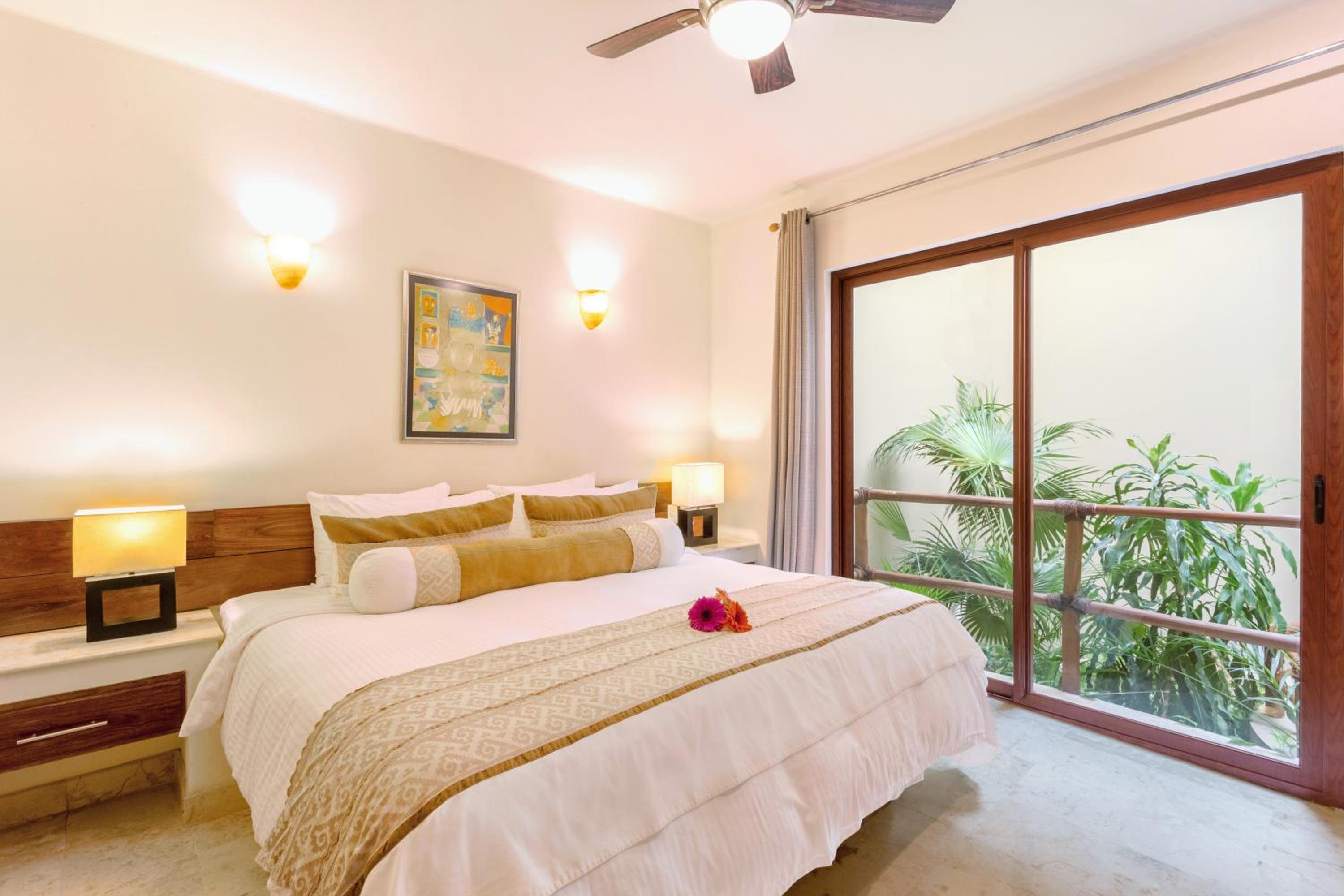 One-Bedroom Apartment - Photo 1