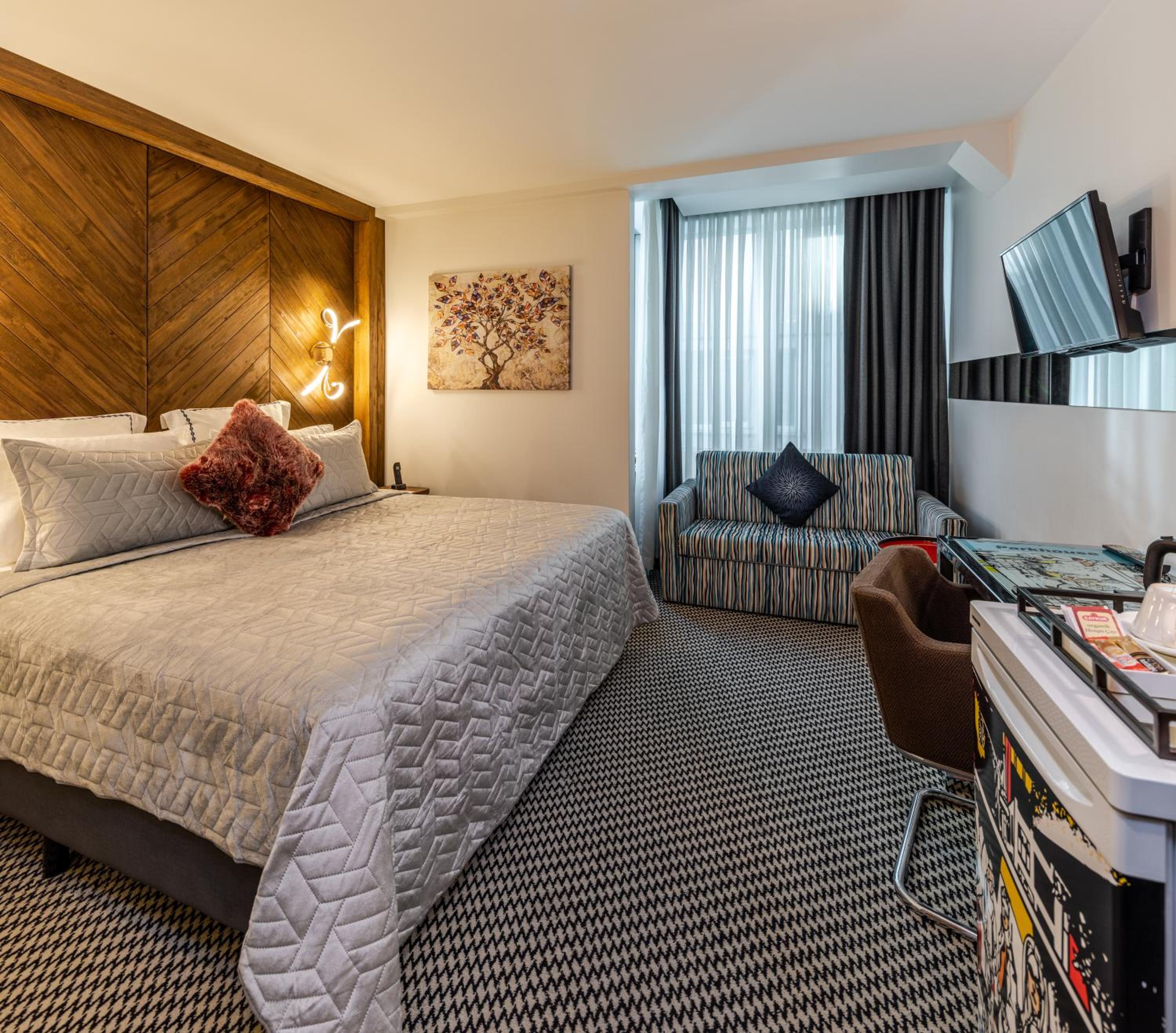 Premium King Room photo 1