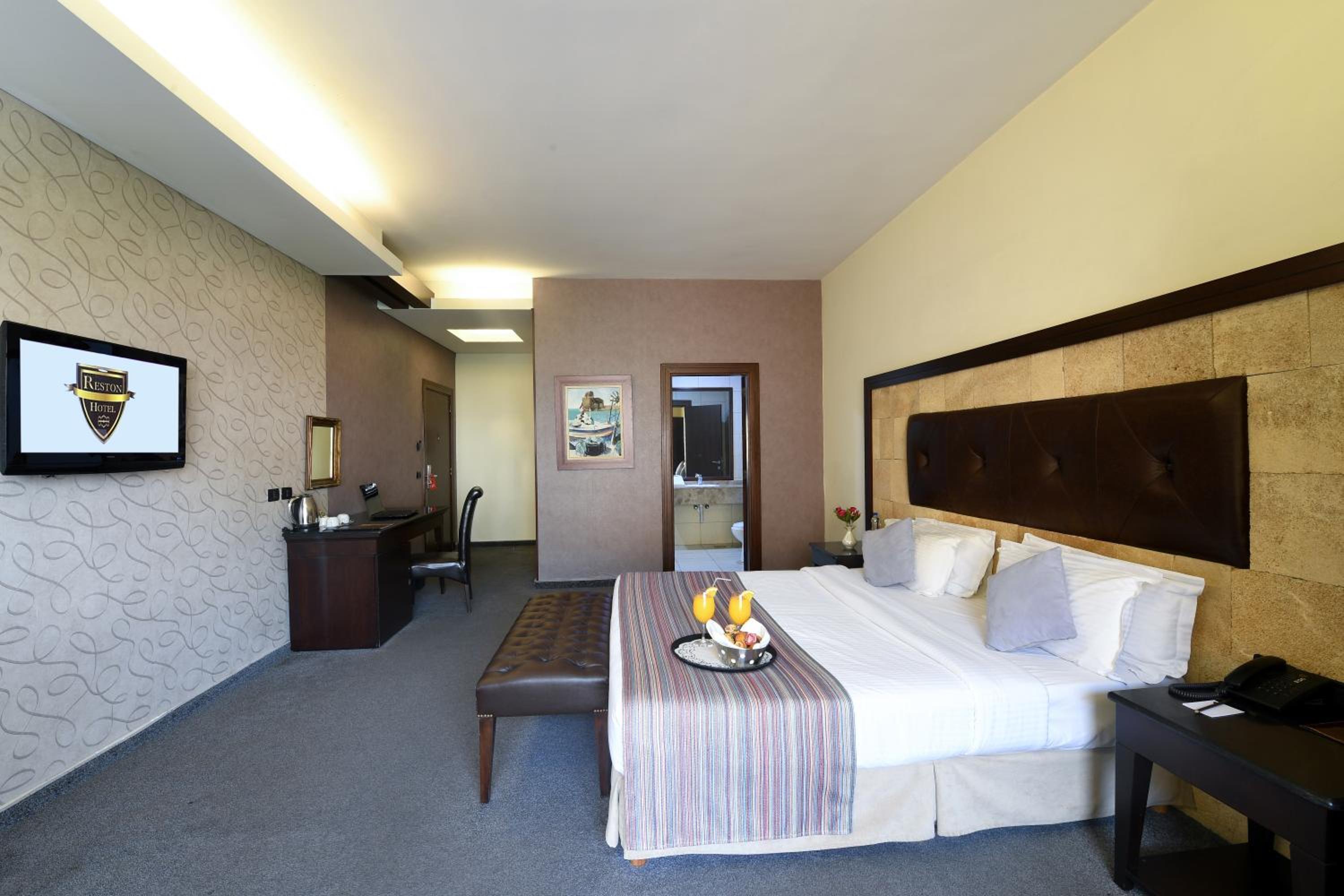 Deluxe Room - Photo 8