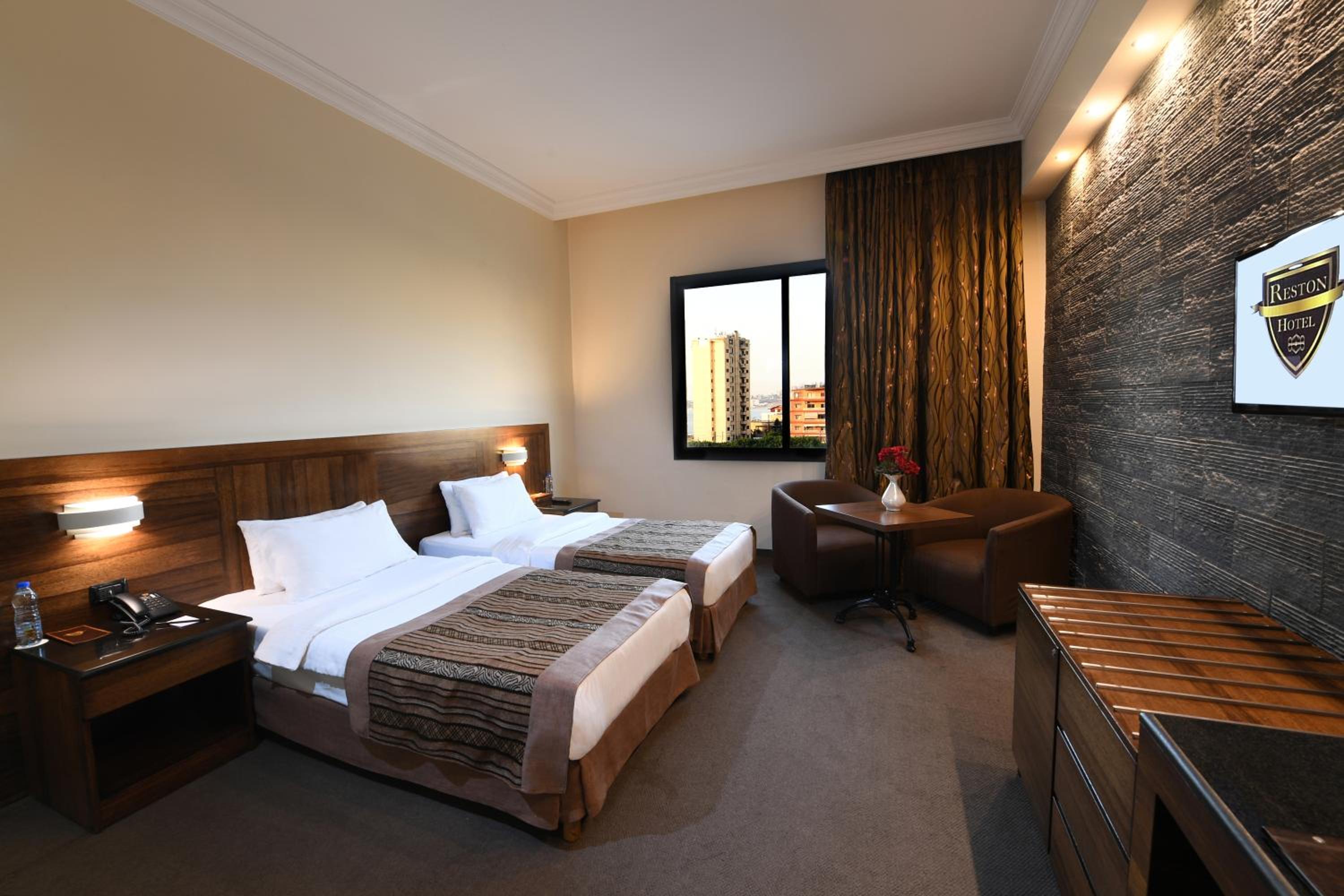 Deluxe Room - Photo 3