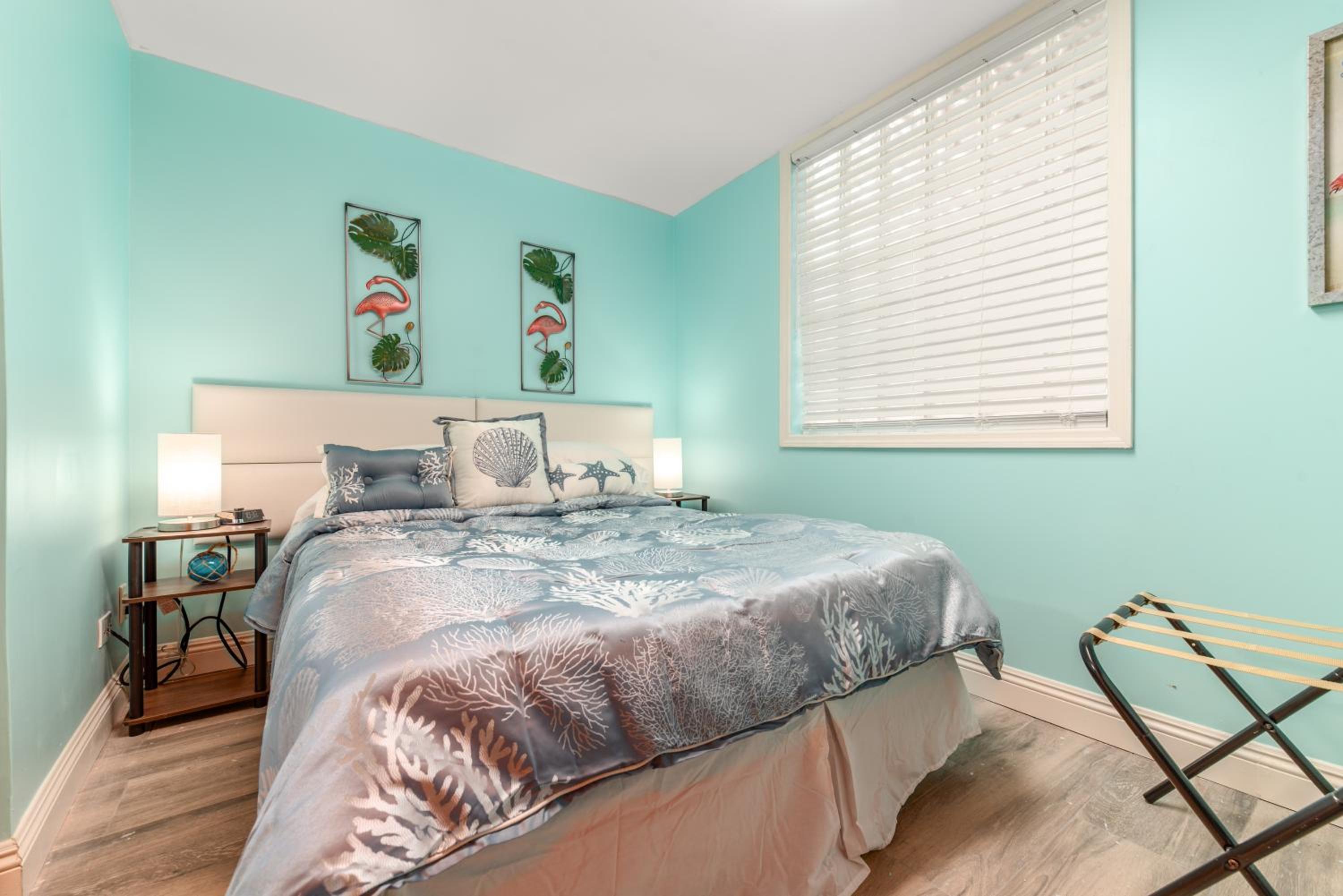 Seven-Bedroom House photo 1