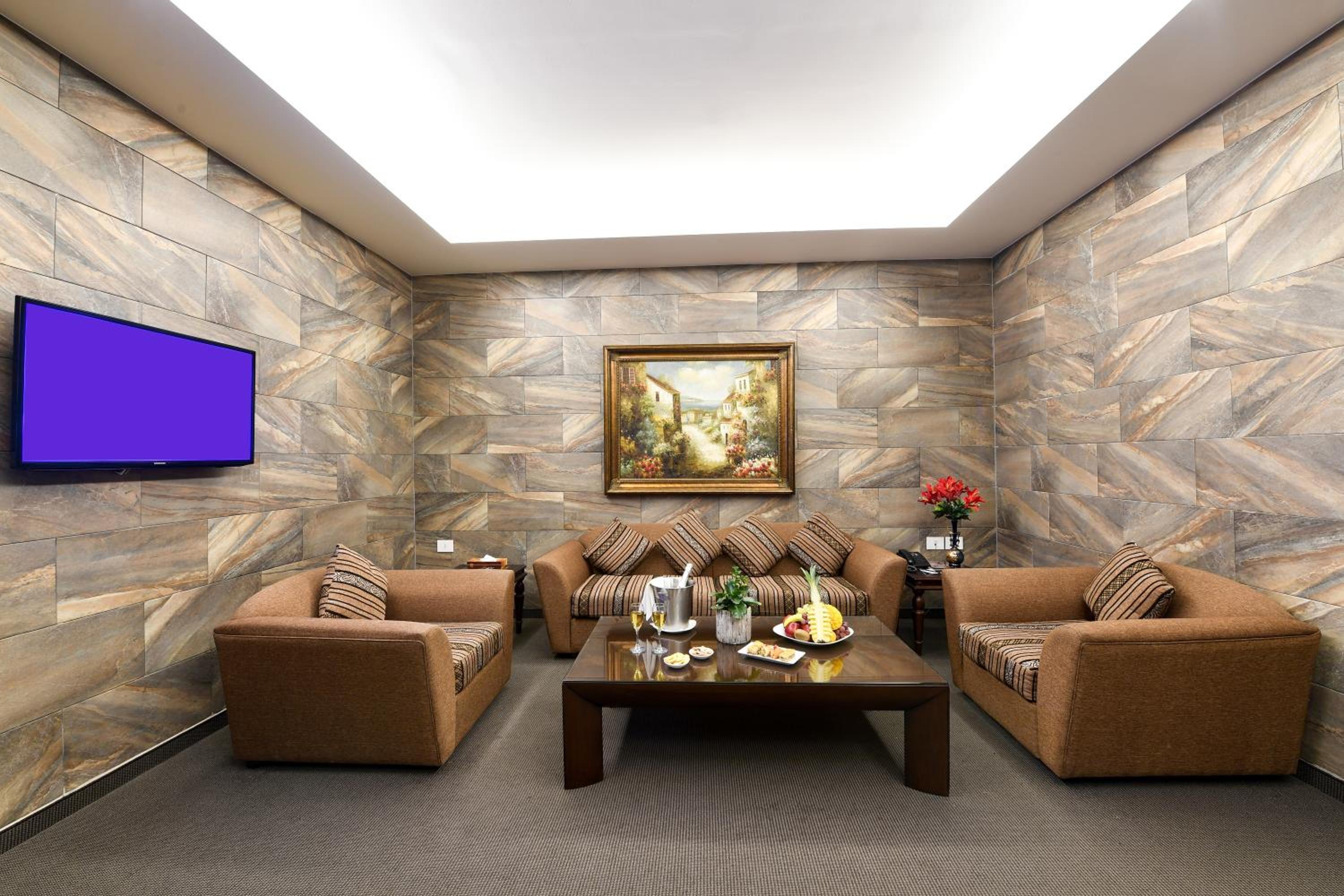 Deluxe Family Suite