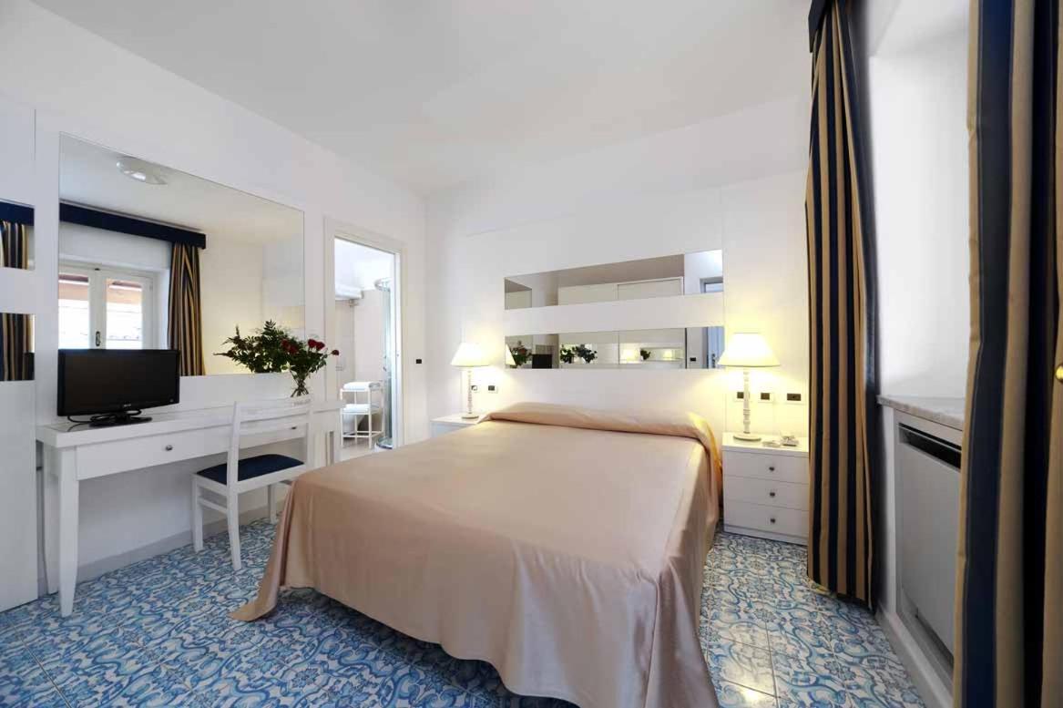 Classic Double Room - Photo 1