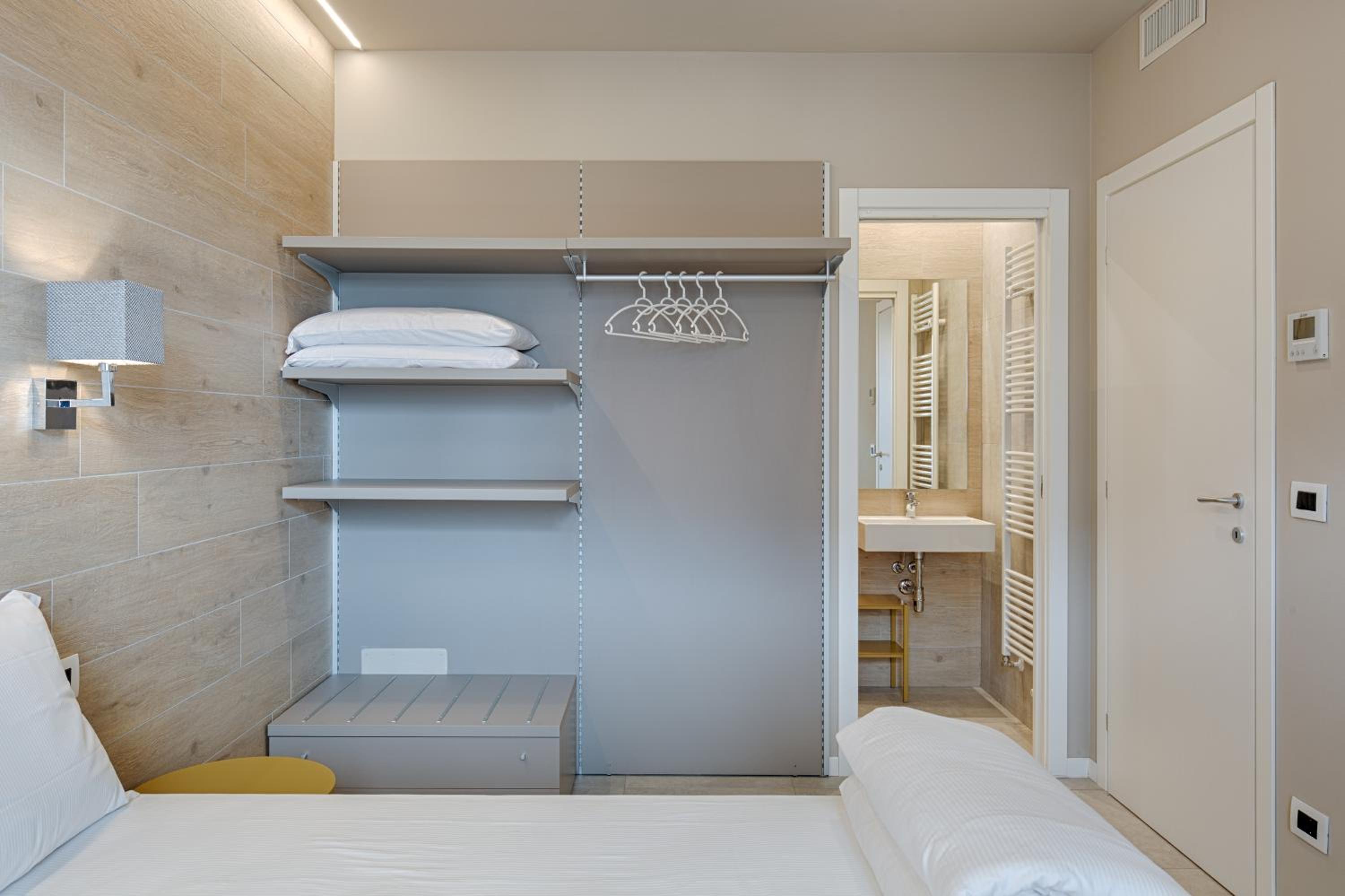 Two-Bedroom Apartment with Balcony photo 3