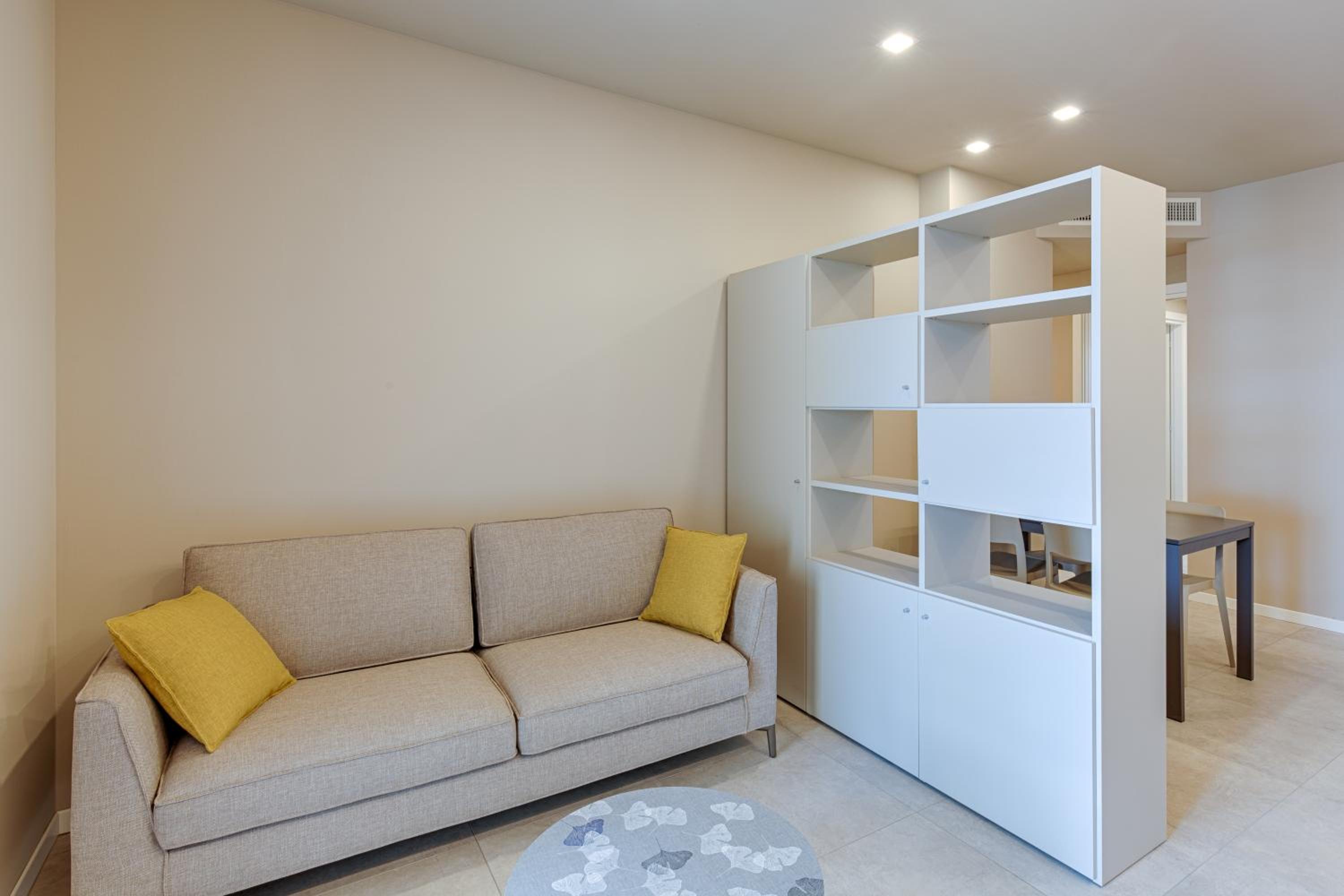 Two-Bedroom Apartment with Balcony photo 2