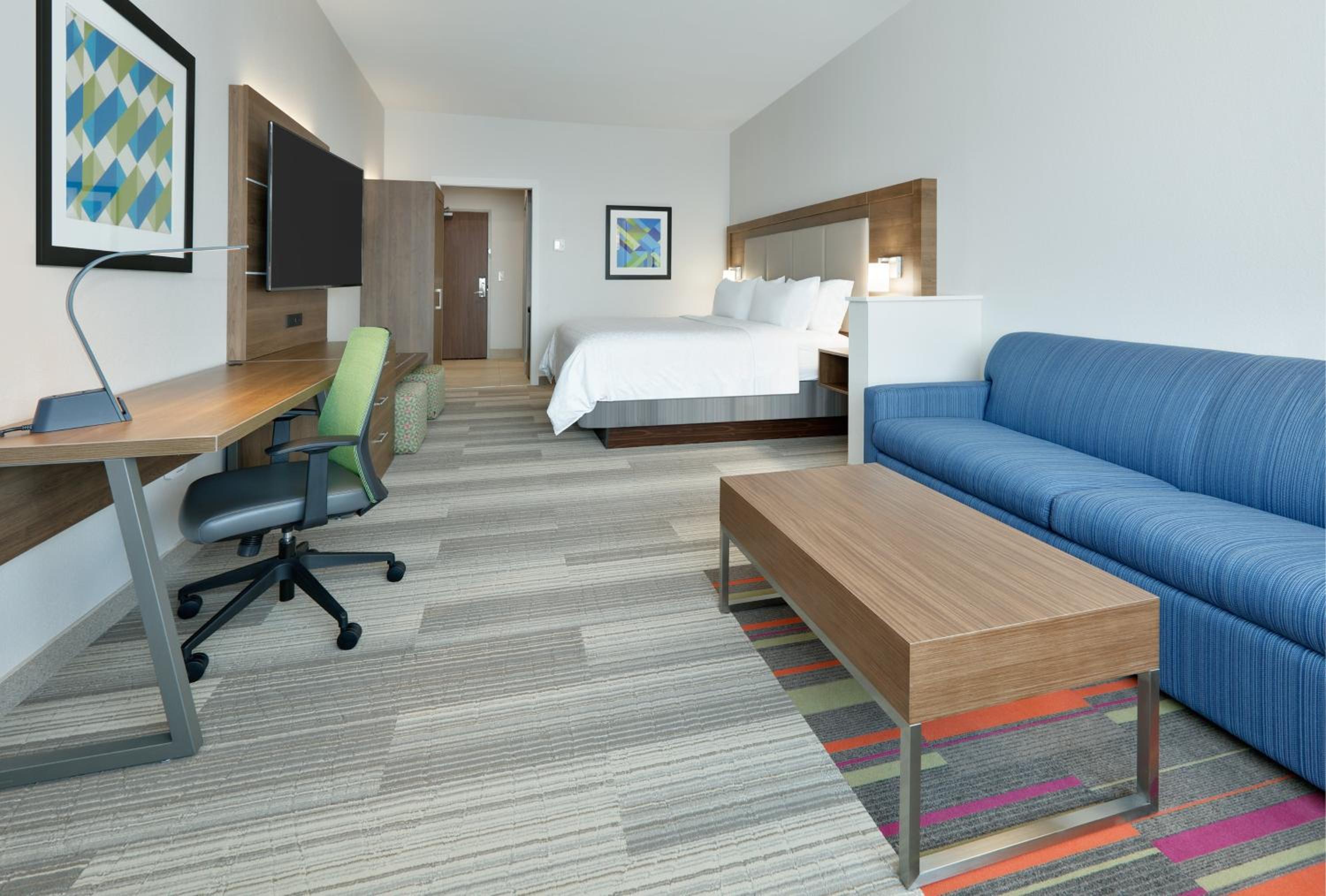 King Suite with Sofa Bed and Roll-in Shower - Mobility Accessible photo 1