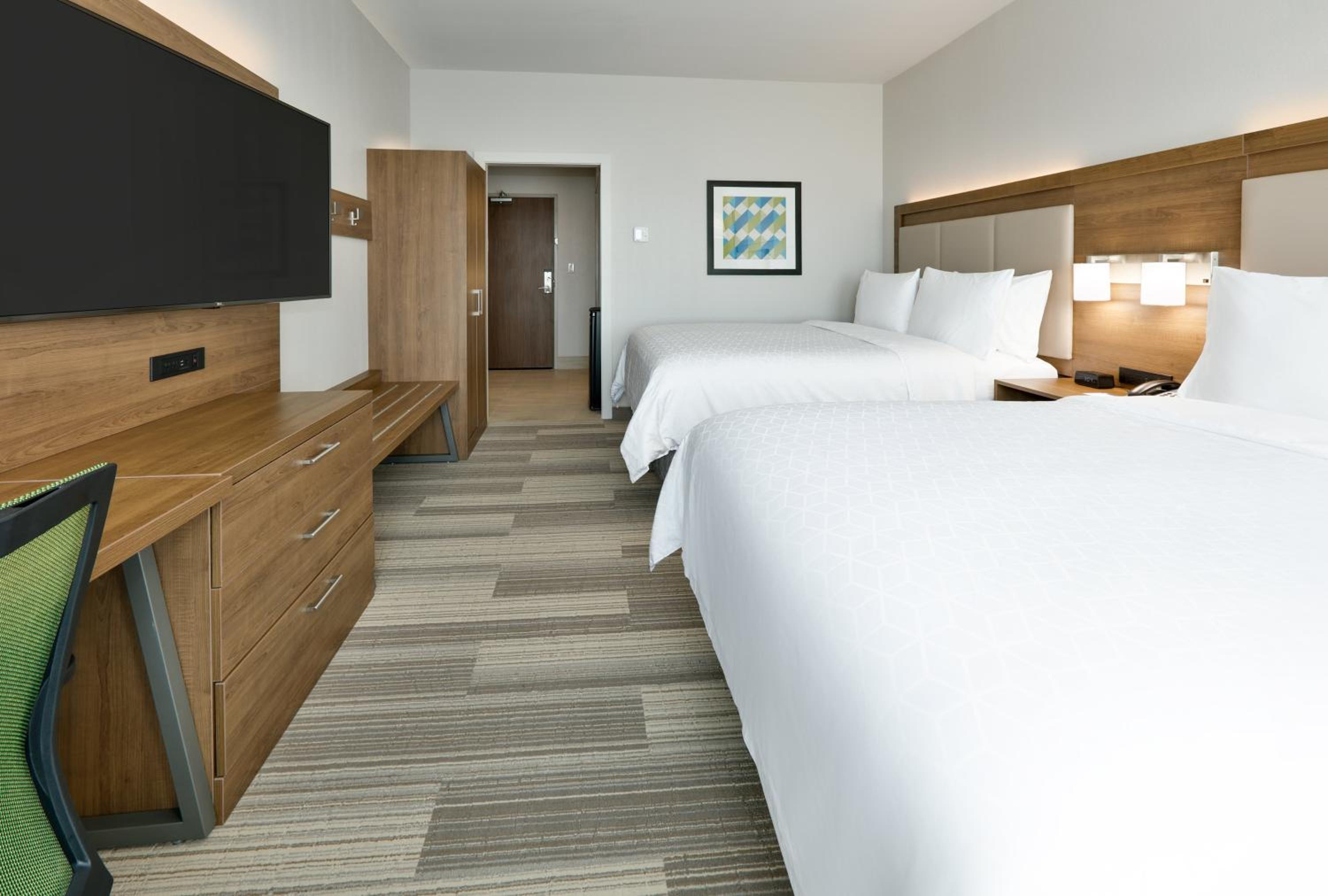 Queen Room with Two Queen Beds - Hearing Accessible/Non-Smoking photo 1