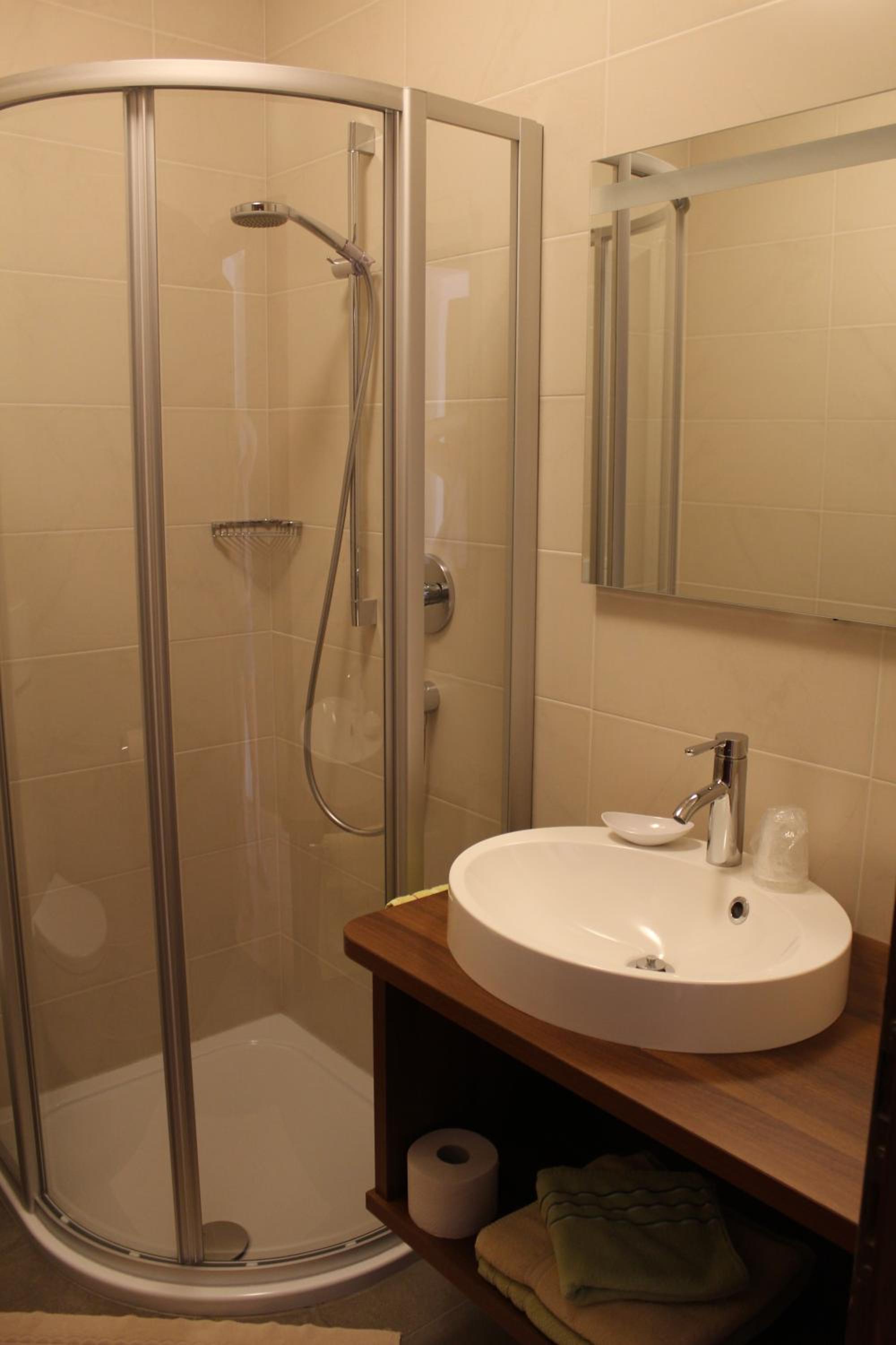 Double Room with Balcony (2 Adults + 1 Child) photo 2