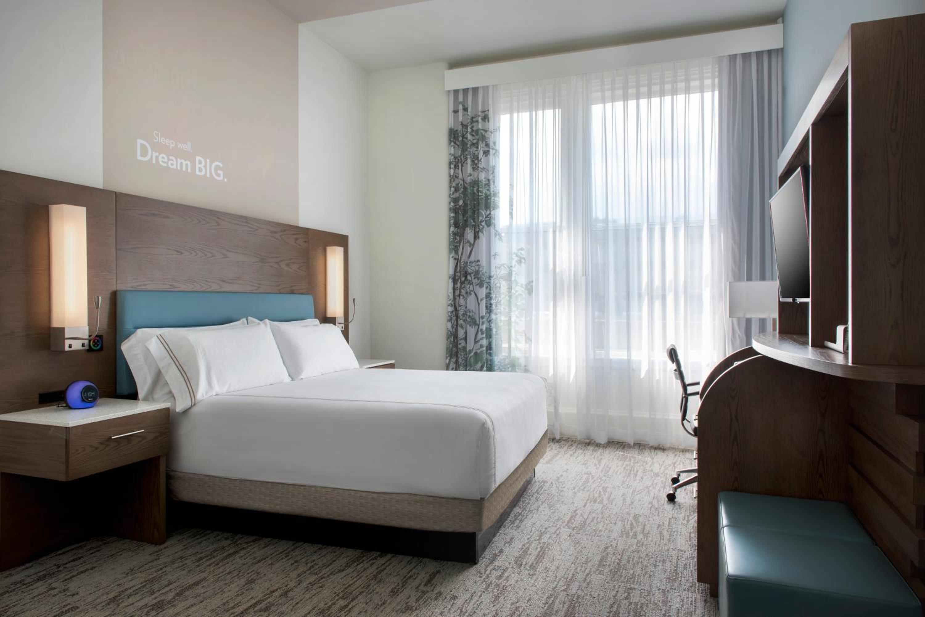 Premium Corner King Room