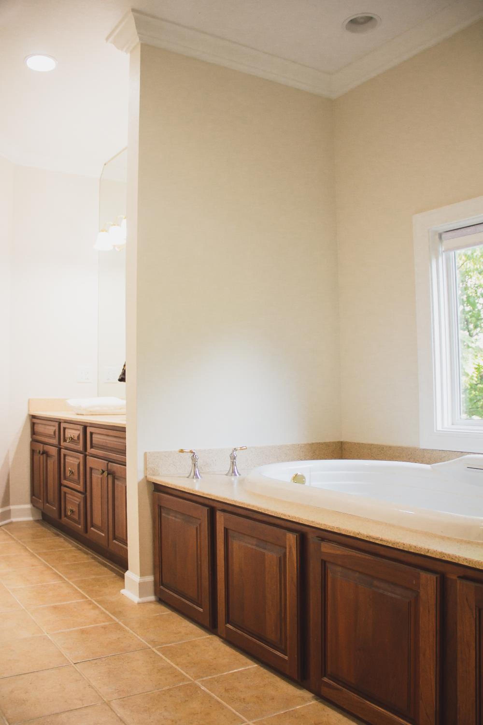 Deluxe King Suite - Photo 2