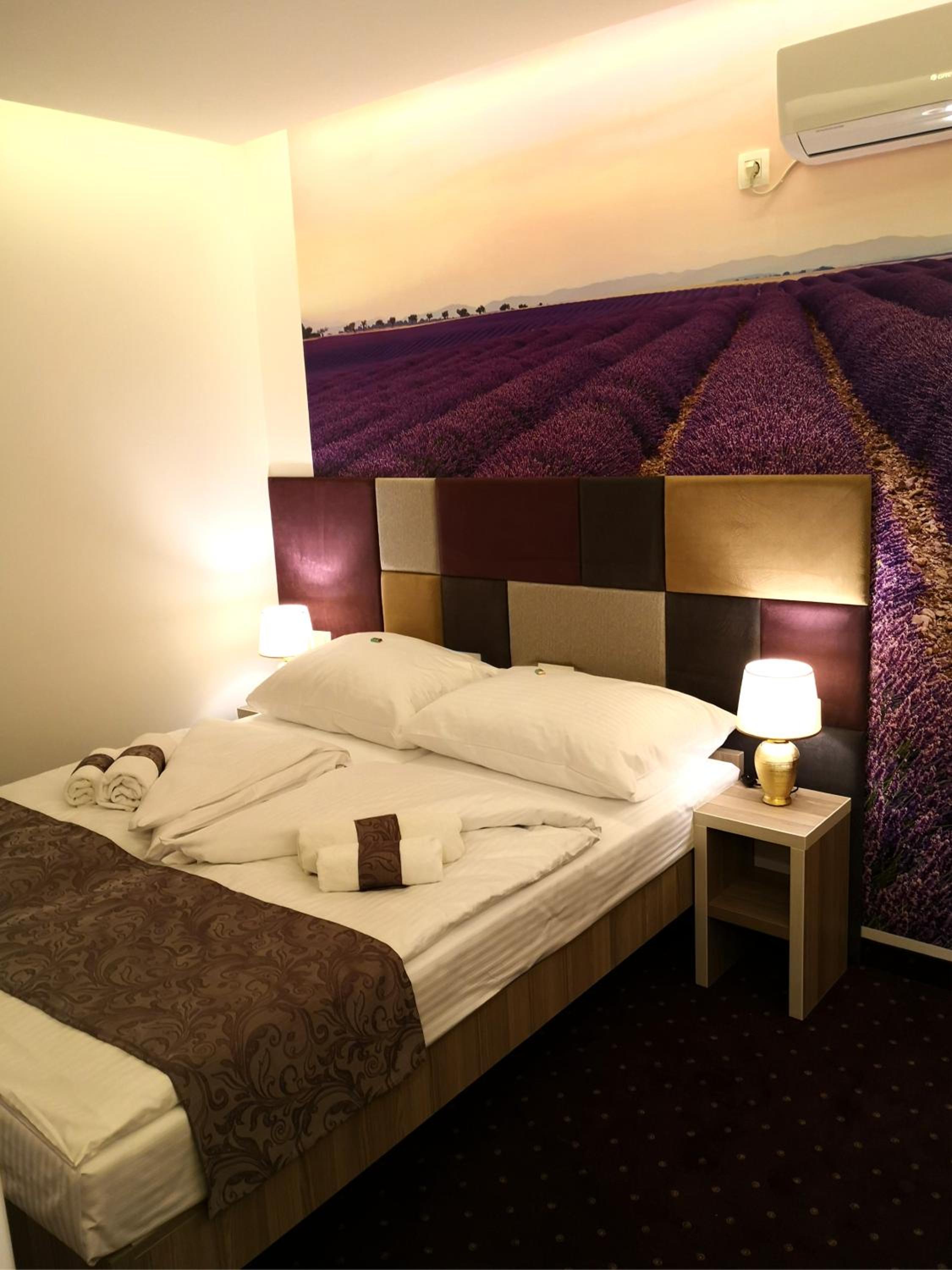 Double or Twin Room - Photo 7