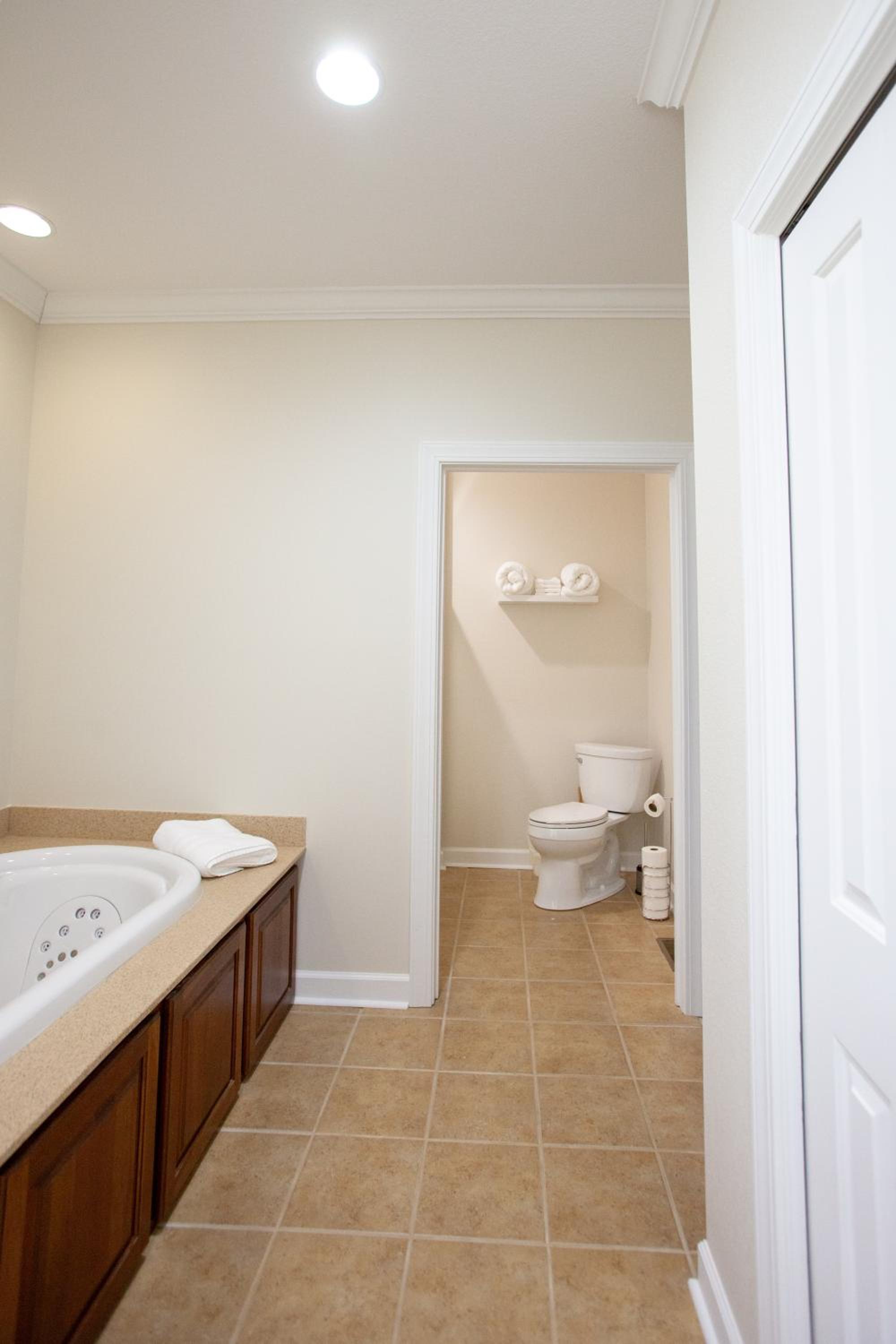 Deluxe King Suite - Photo 3