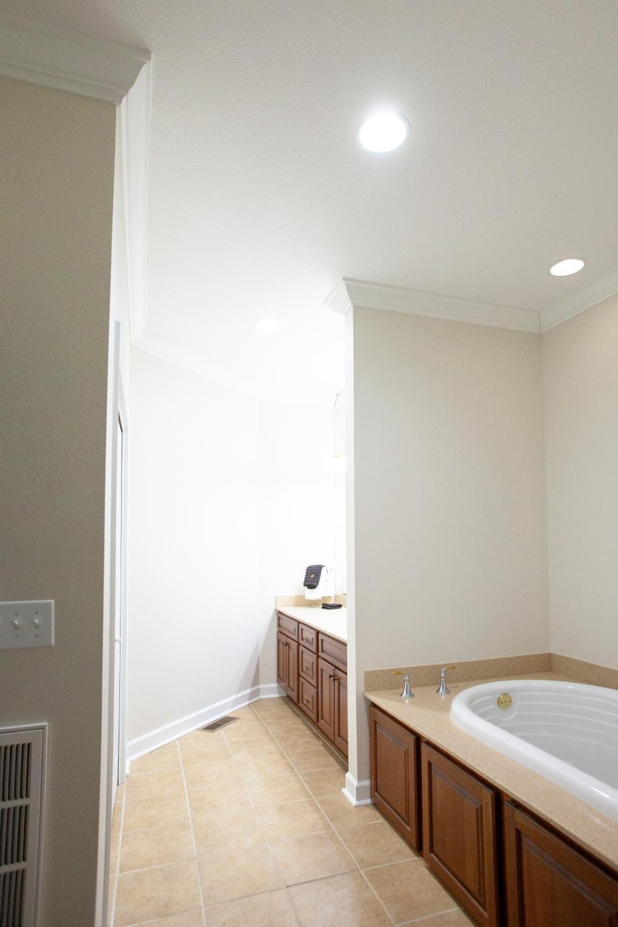 Deluxe King Suite - Photo 4