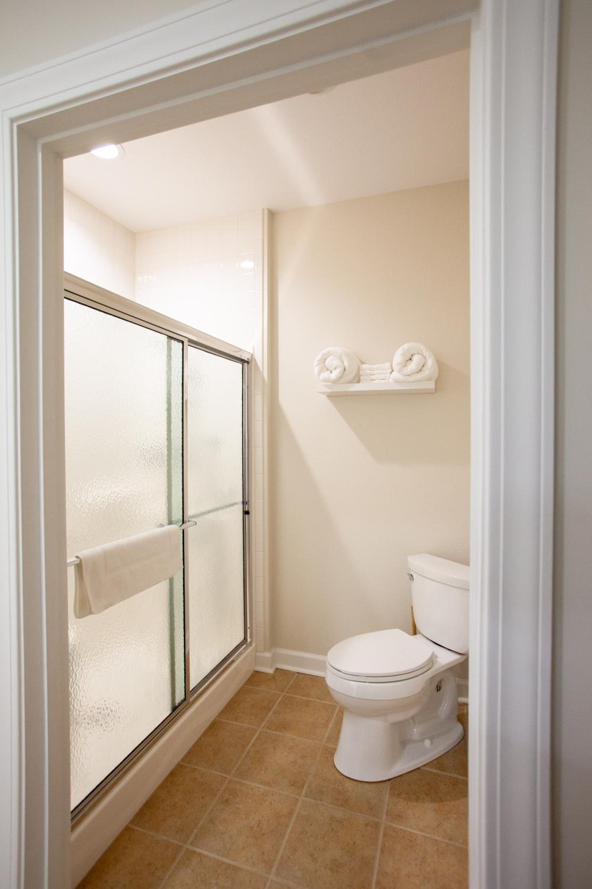 Deluxe King Suite - Photo 5
