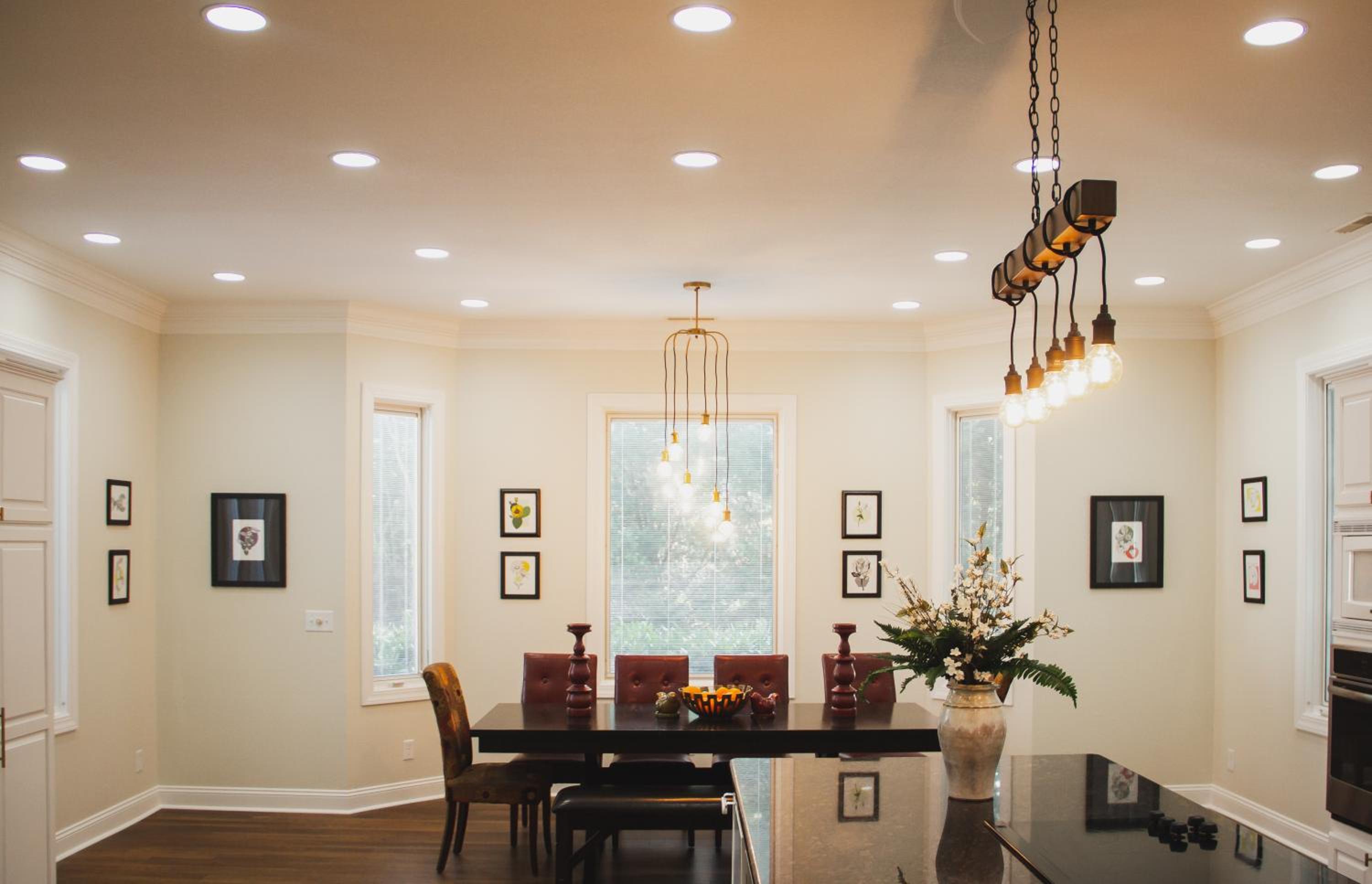 Deluxe King Suite - Photo 6
