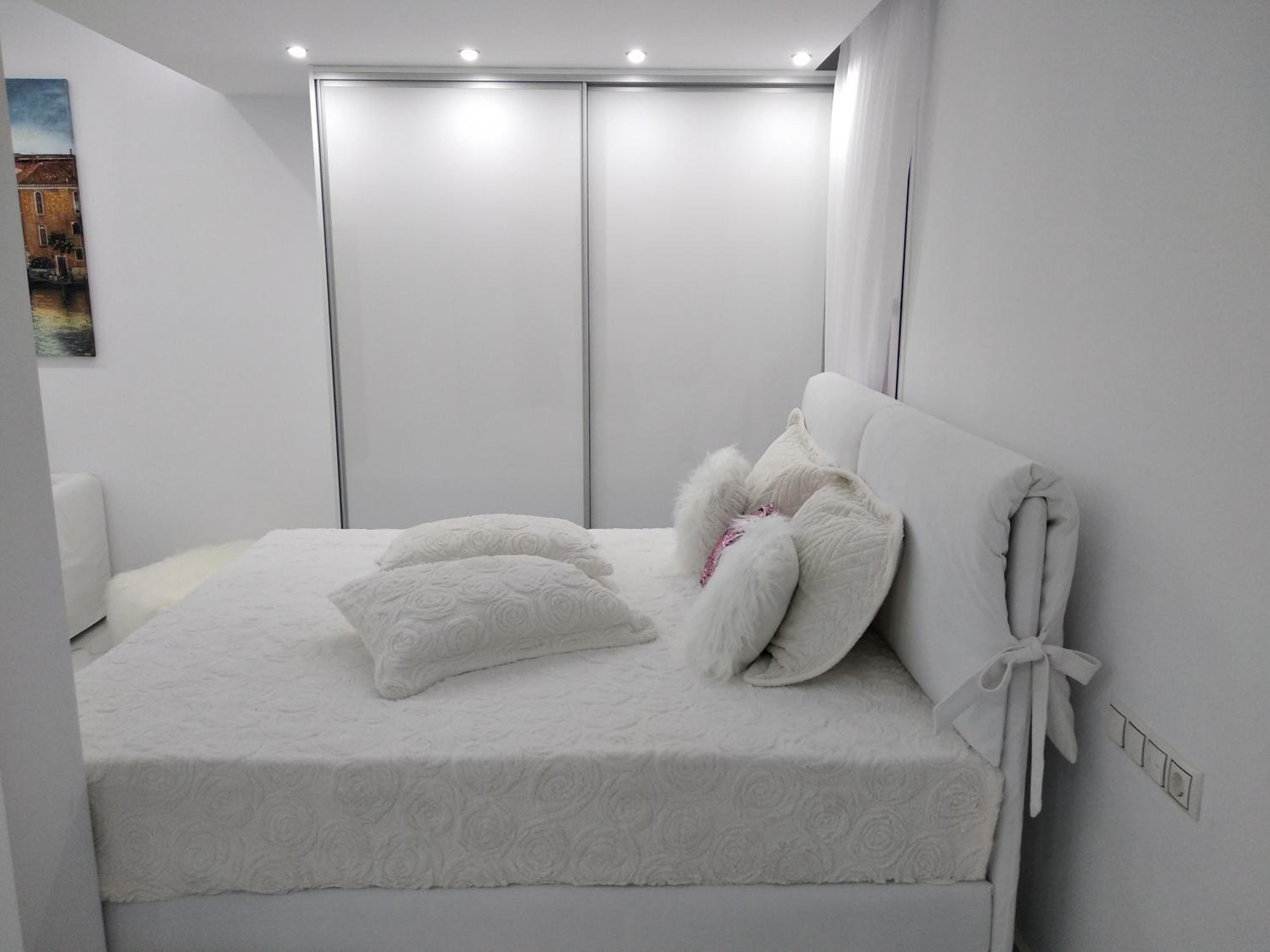 Studio Apartment - Photo 17
