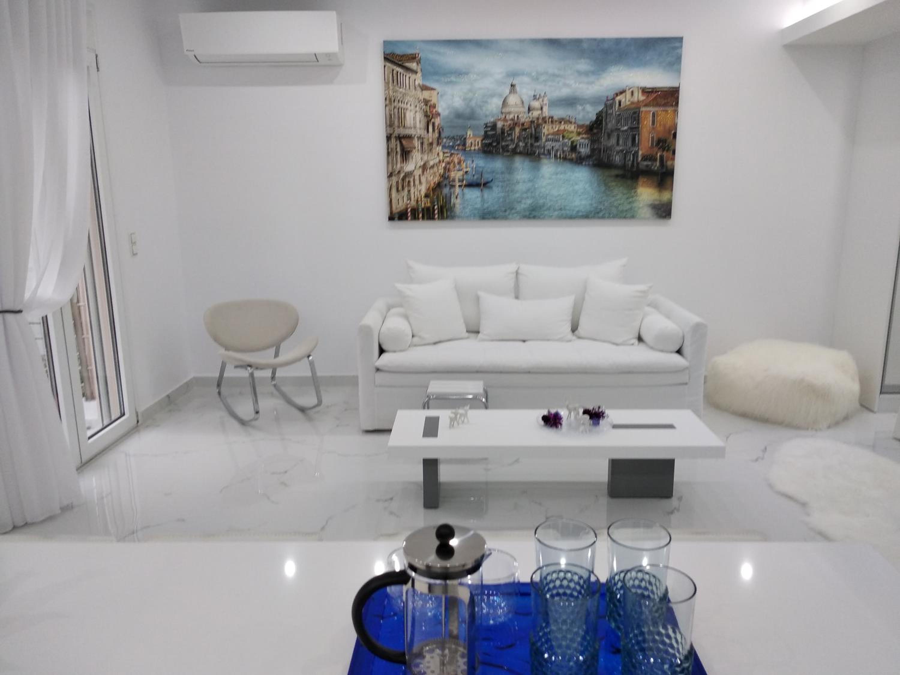 Studio Apartment - Photo 3