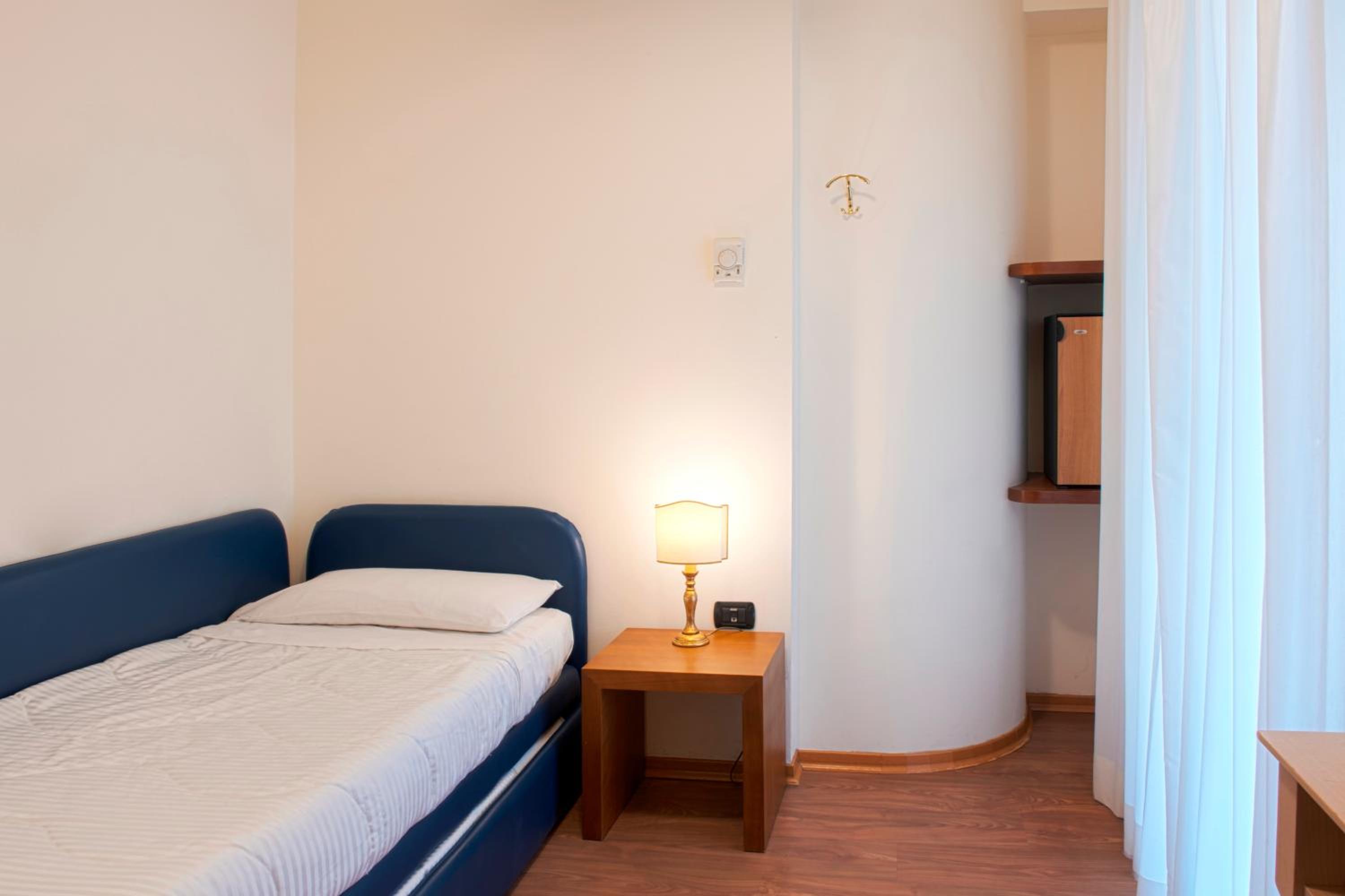 Small Double Room with Sofa Bed photo 2