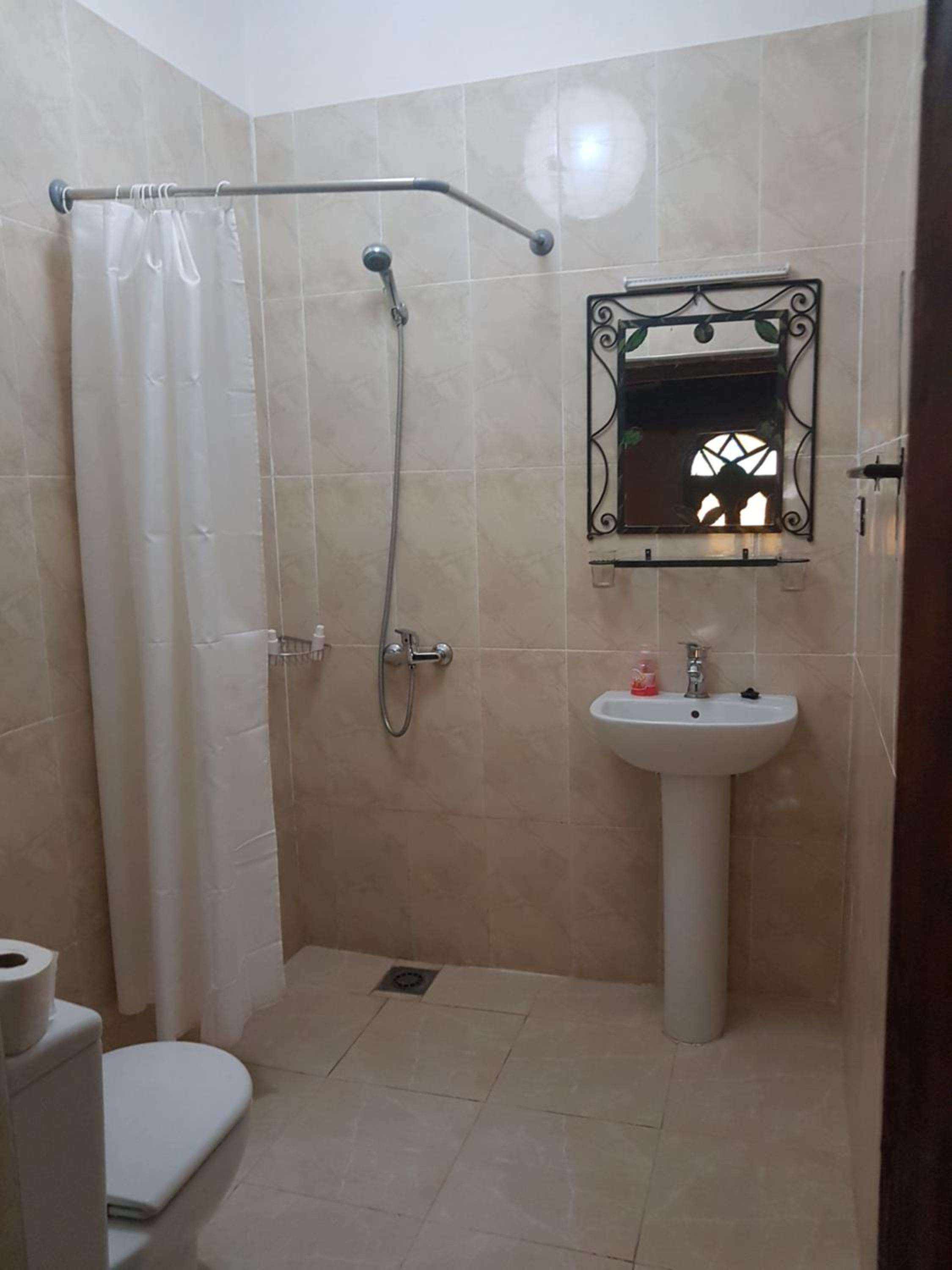 Twin Room - Disability Access photo 2