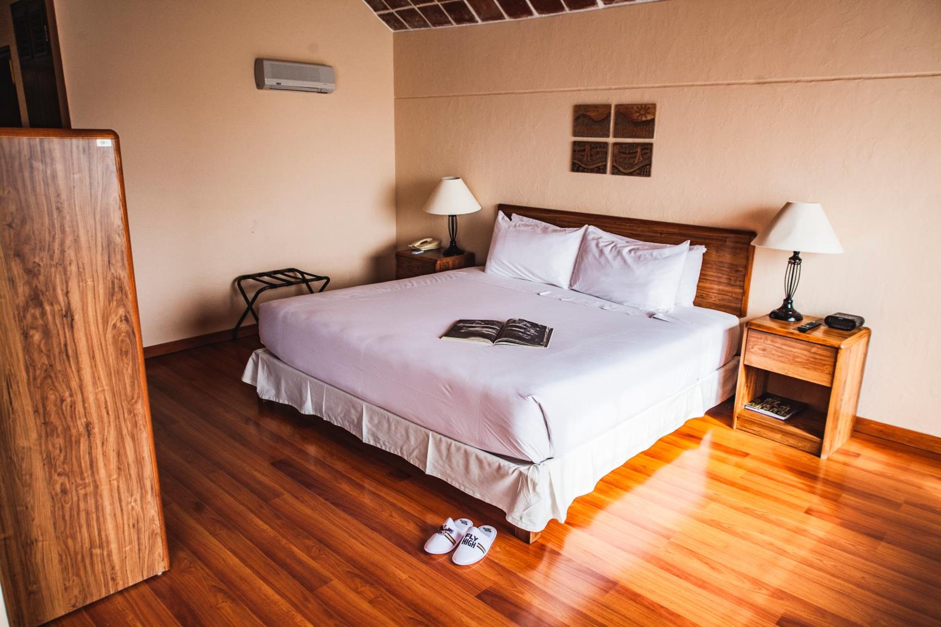 Superior King Room - Photo 1