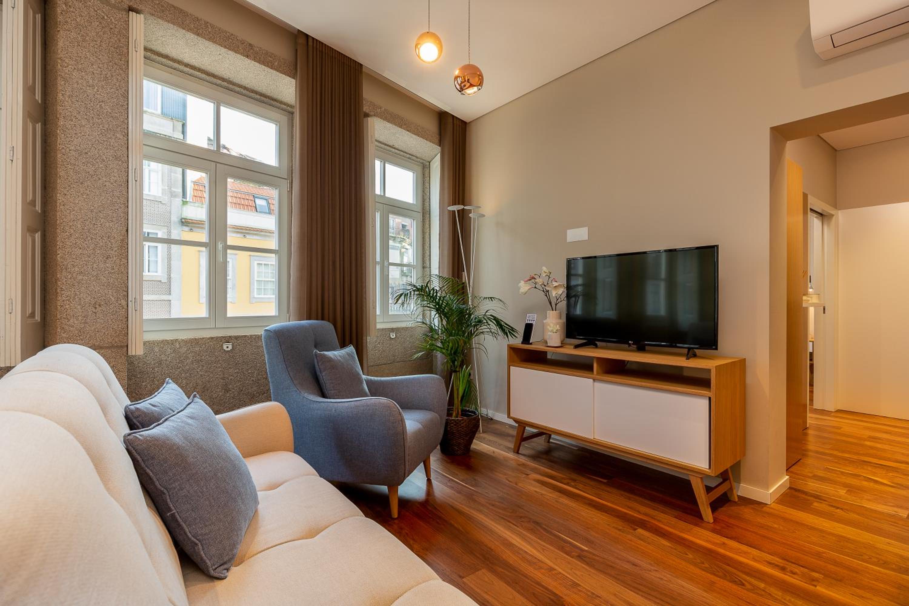 Two-Bedroom Apartment - Photo 11