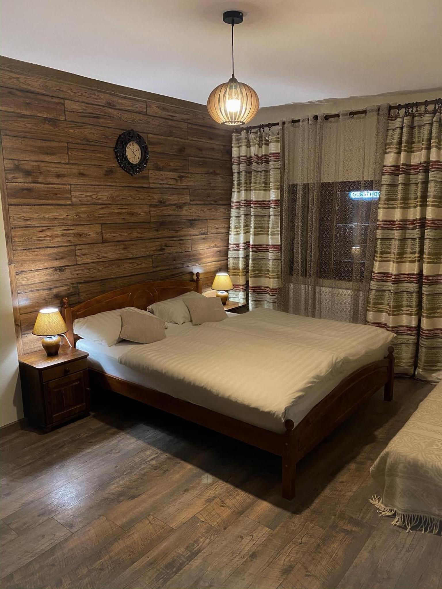 Deluxe King Room photo 1