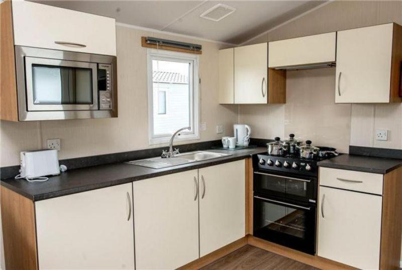 Two-Bedroom House photo 2