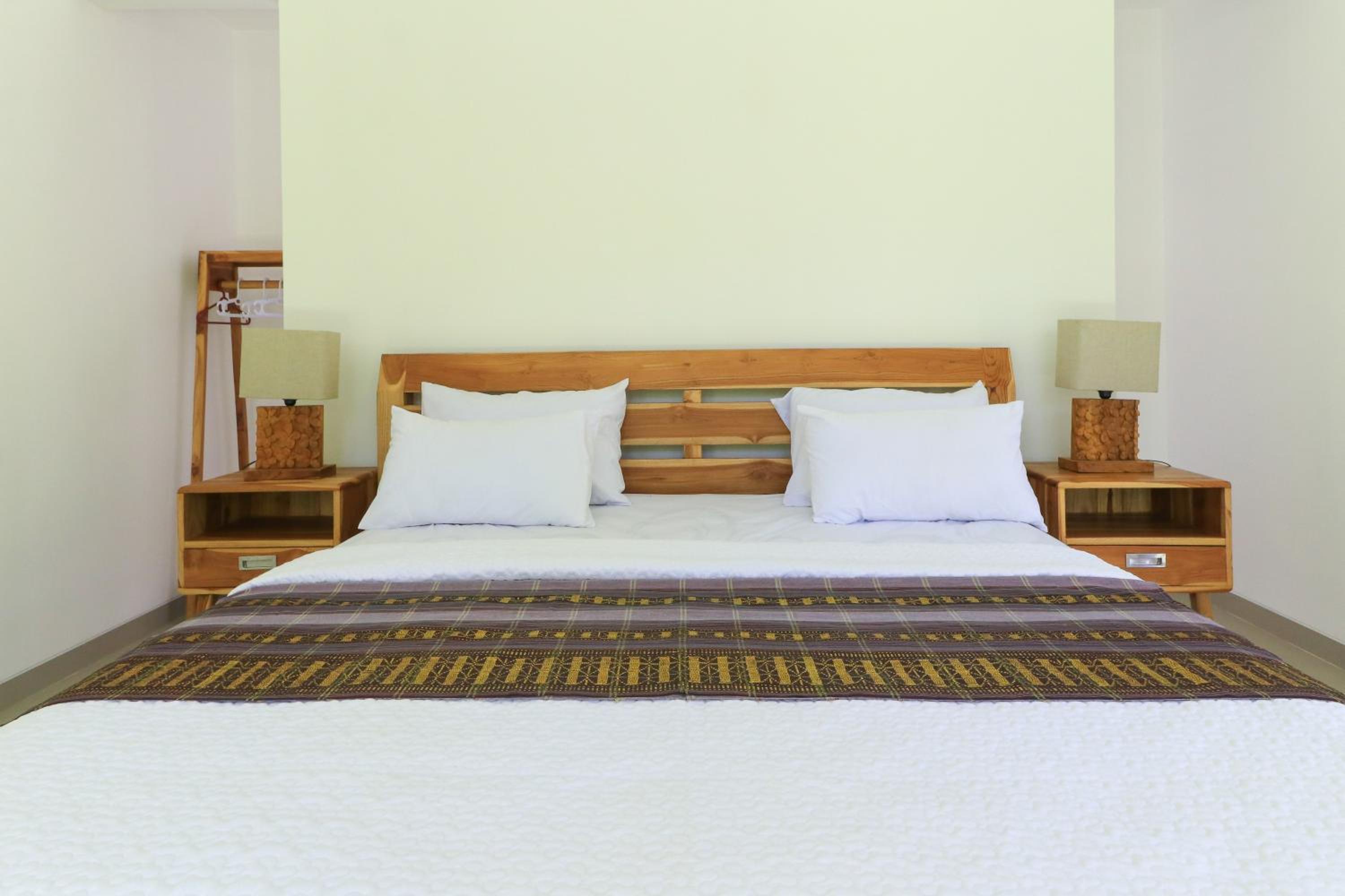 Two-Bedroom Bungalow - Photo 3
