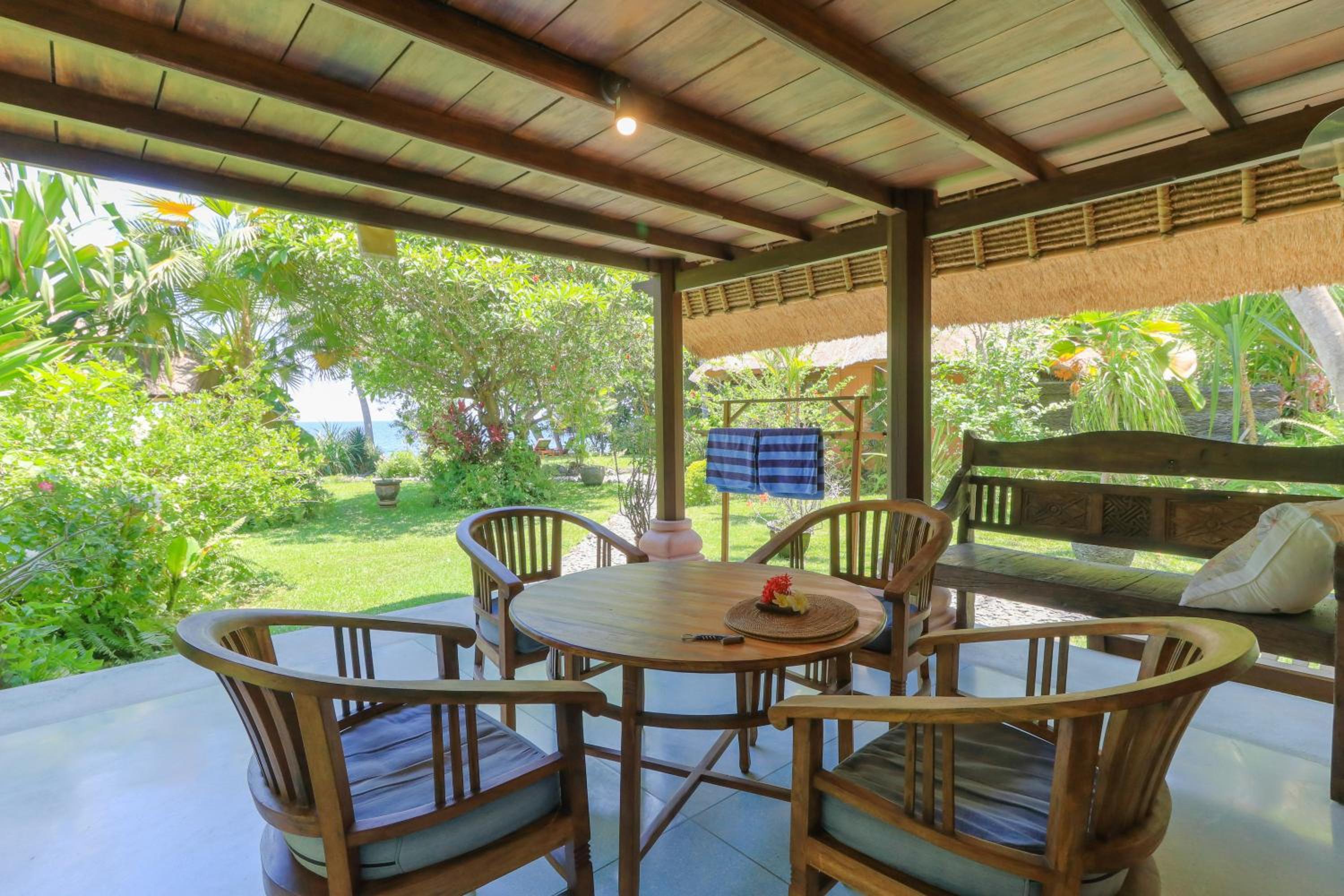 One-Bedroom Bungalow with Sea View - Photo 17