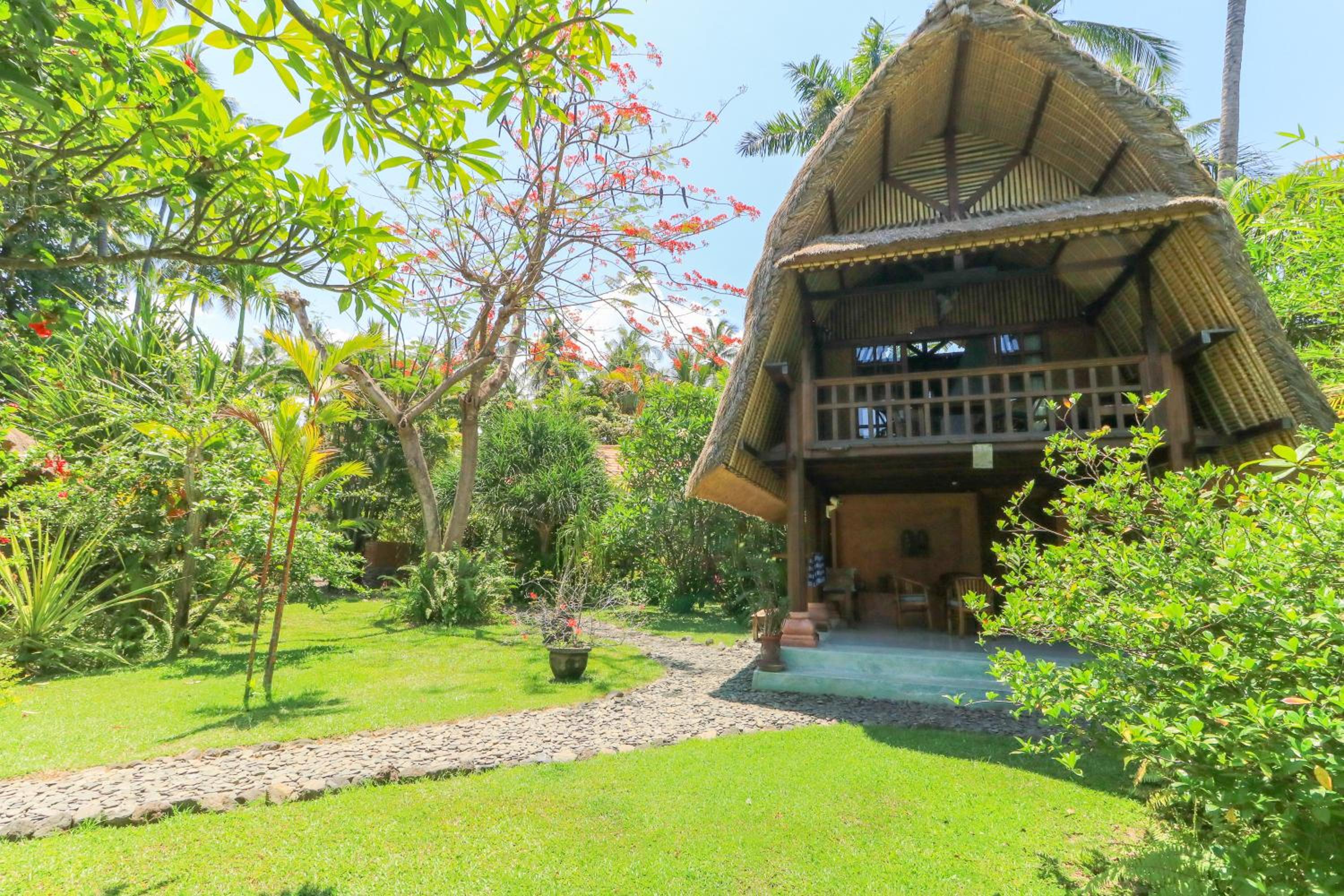 One-Bedroom Bungalow with Sea View - Photo 13