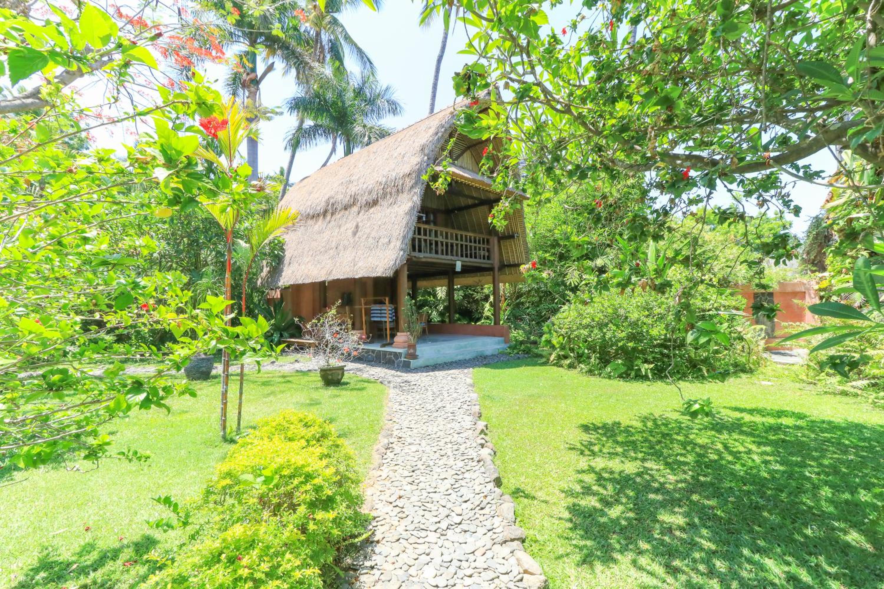 One-Bedroom Bungalow with Sea View - Photo 10