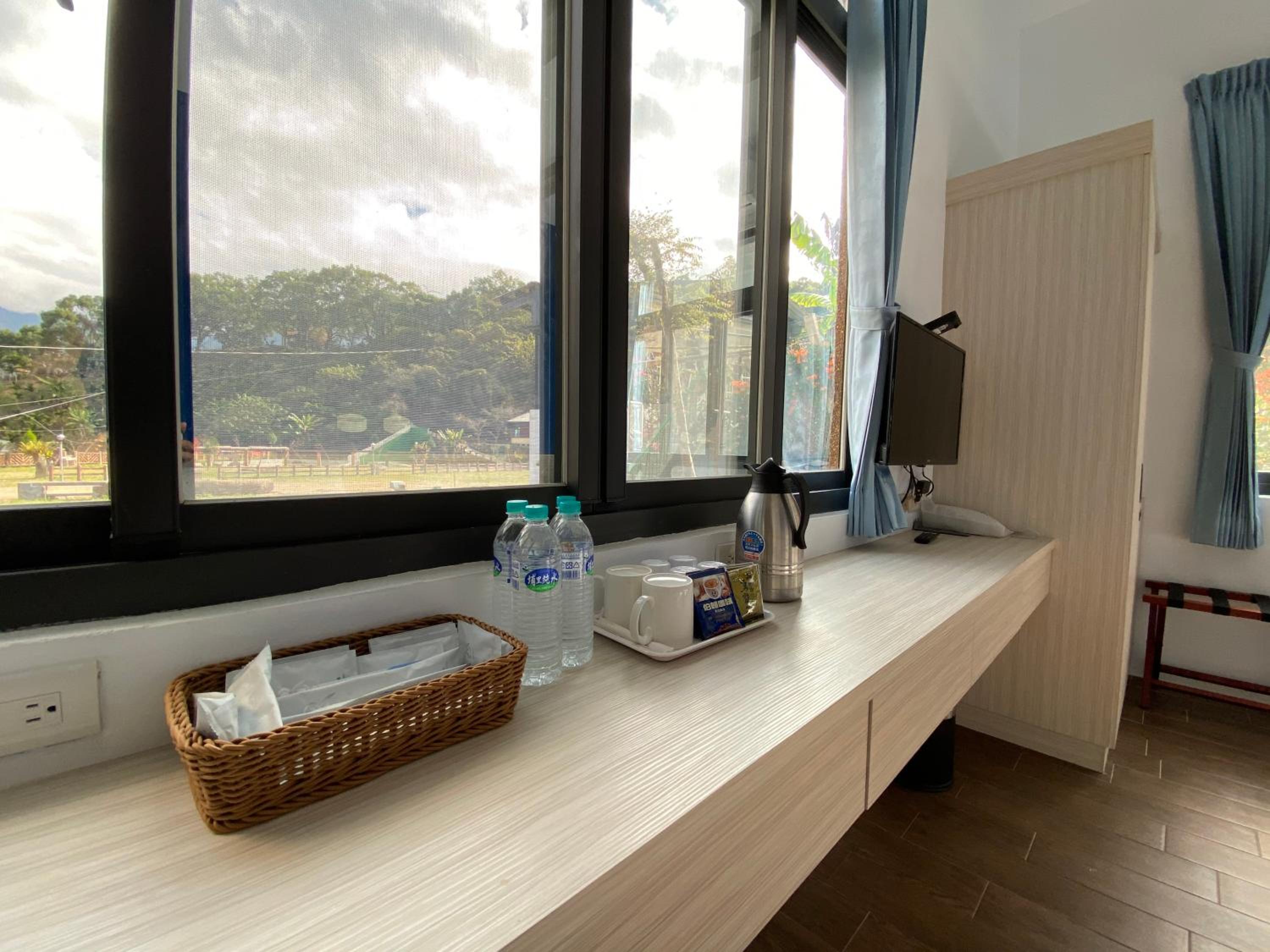 Quadruple Room with Mountain View photo 2