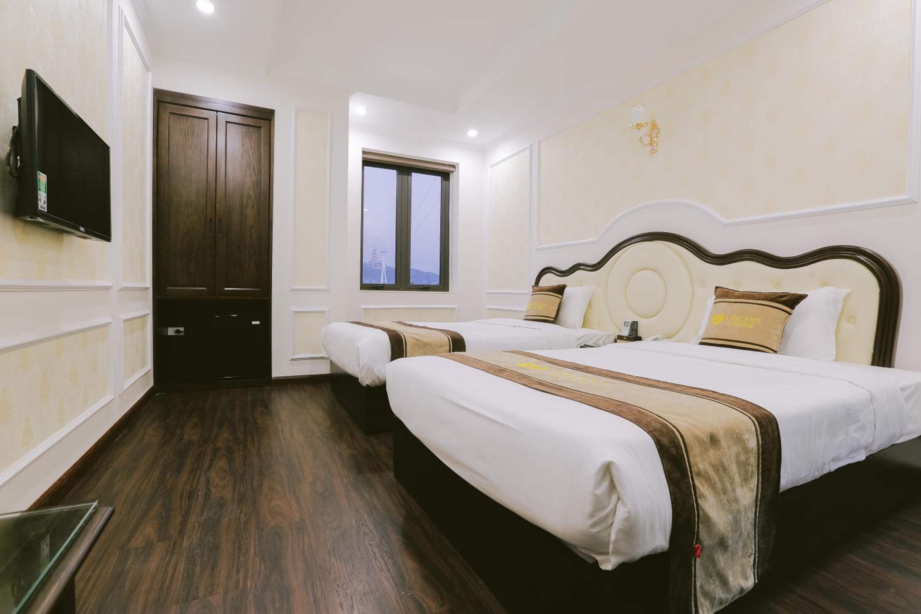 Twin Room - Photo 20