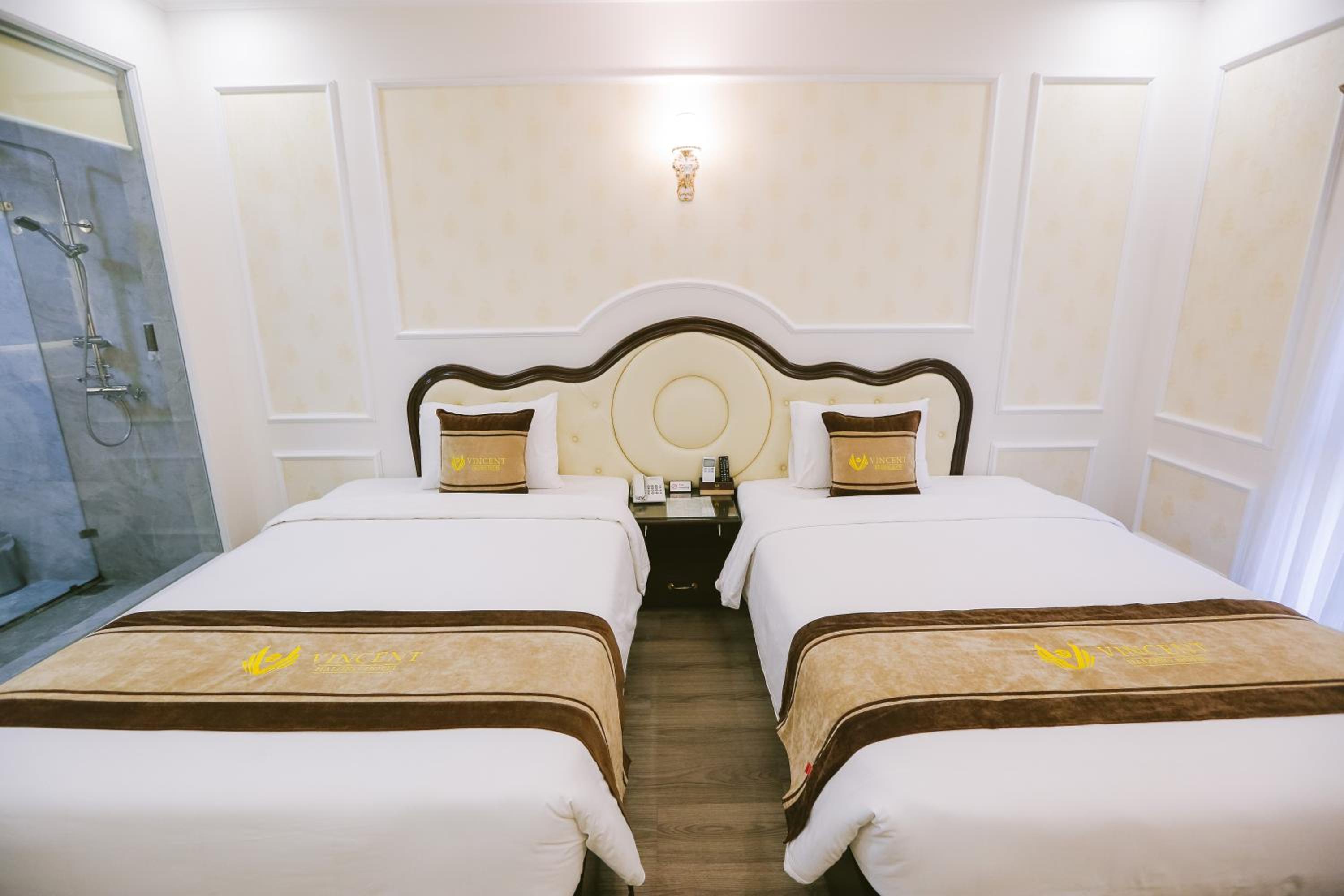 Twin Room - Photo 12