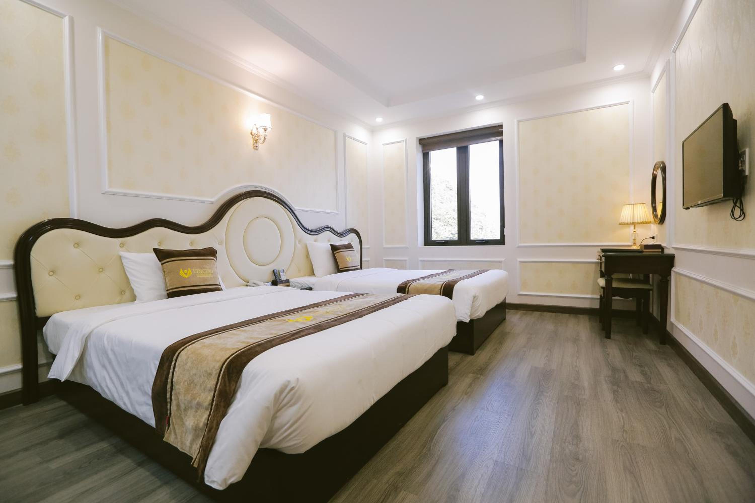 Twin Room - Photo 17